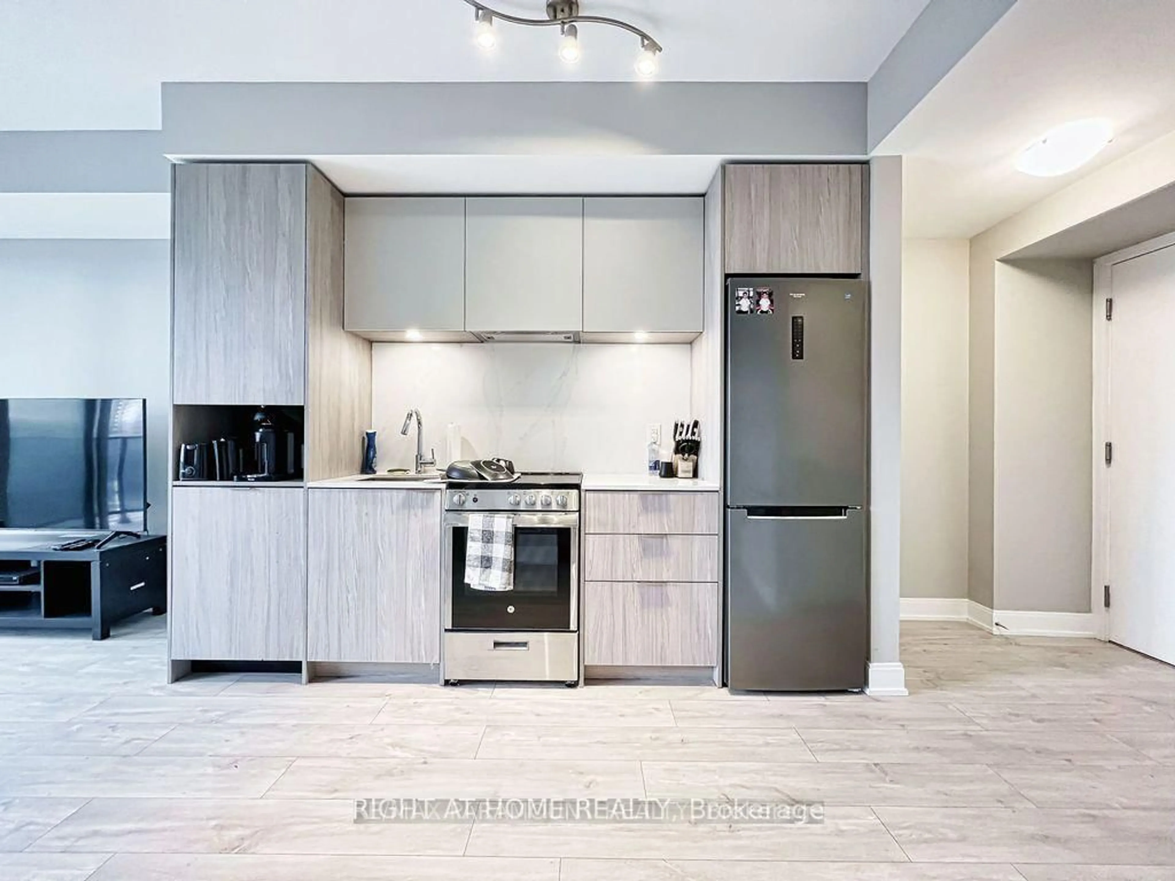 Unknown for 70 Annie Craig Dr #1401, Toronto Ontario M8V 0G2