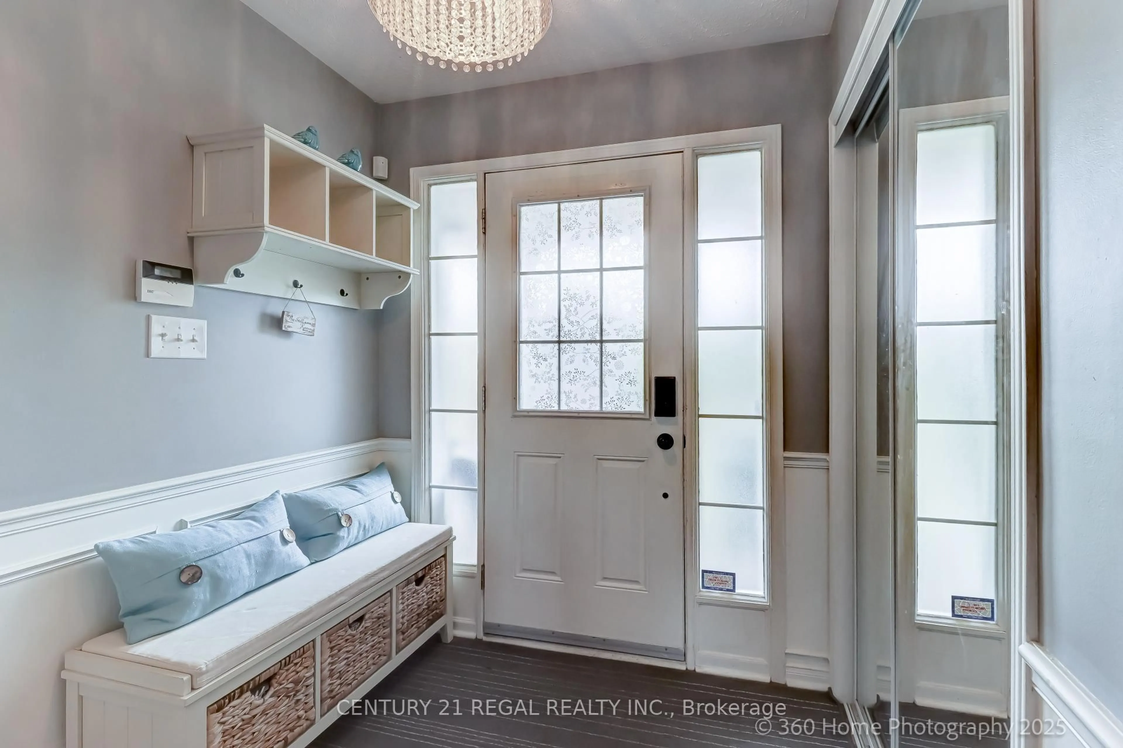 Indoor entryway for 77 Spicebush Terr, Brampton Ontario L6X 0J5