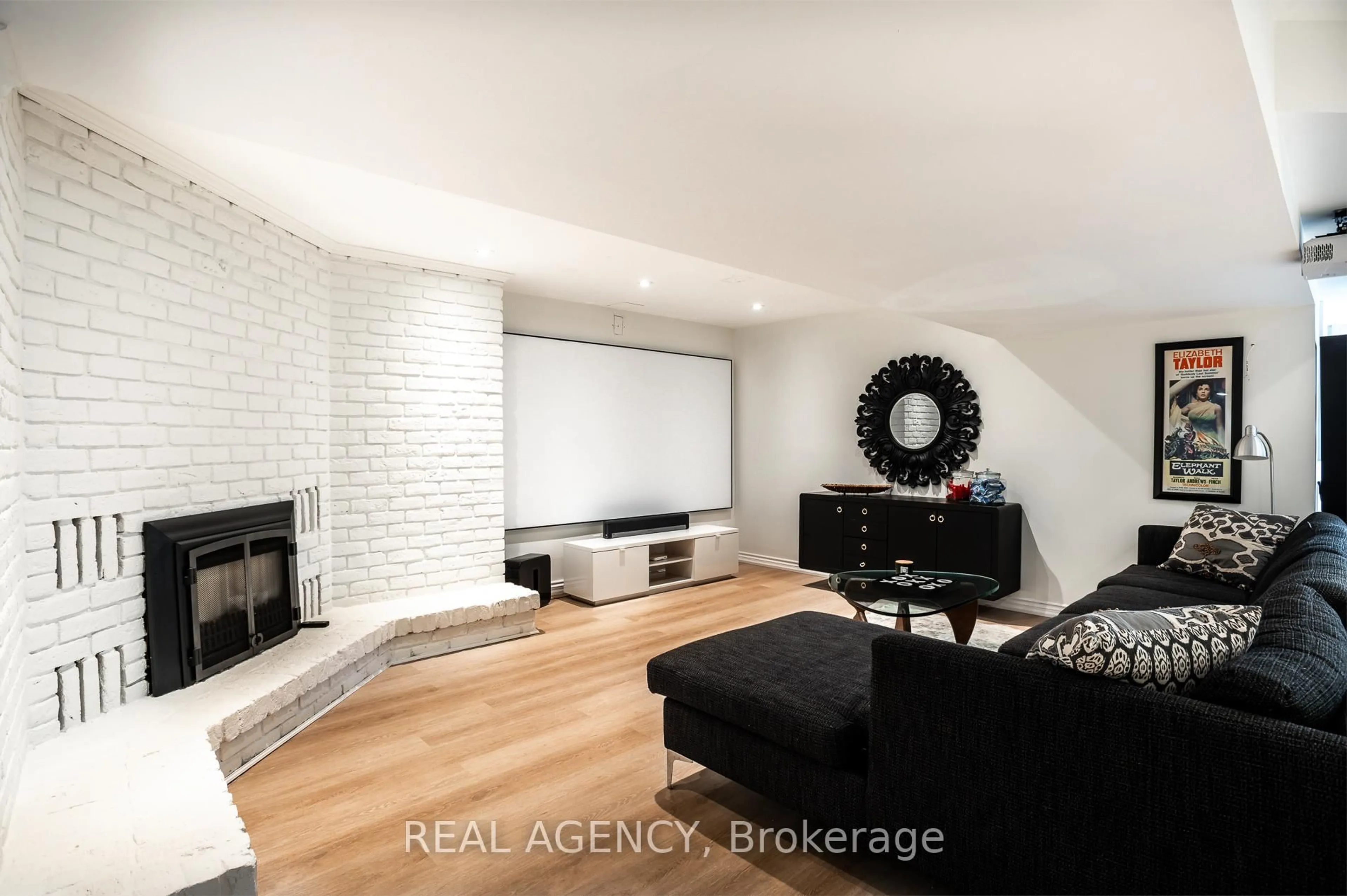 Unknown for 6345 Mcniven Crt, Burlington Ontario L7P 0K7