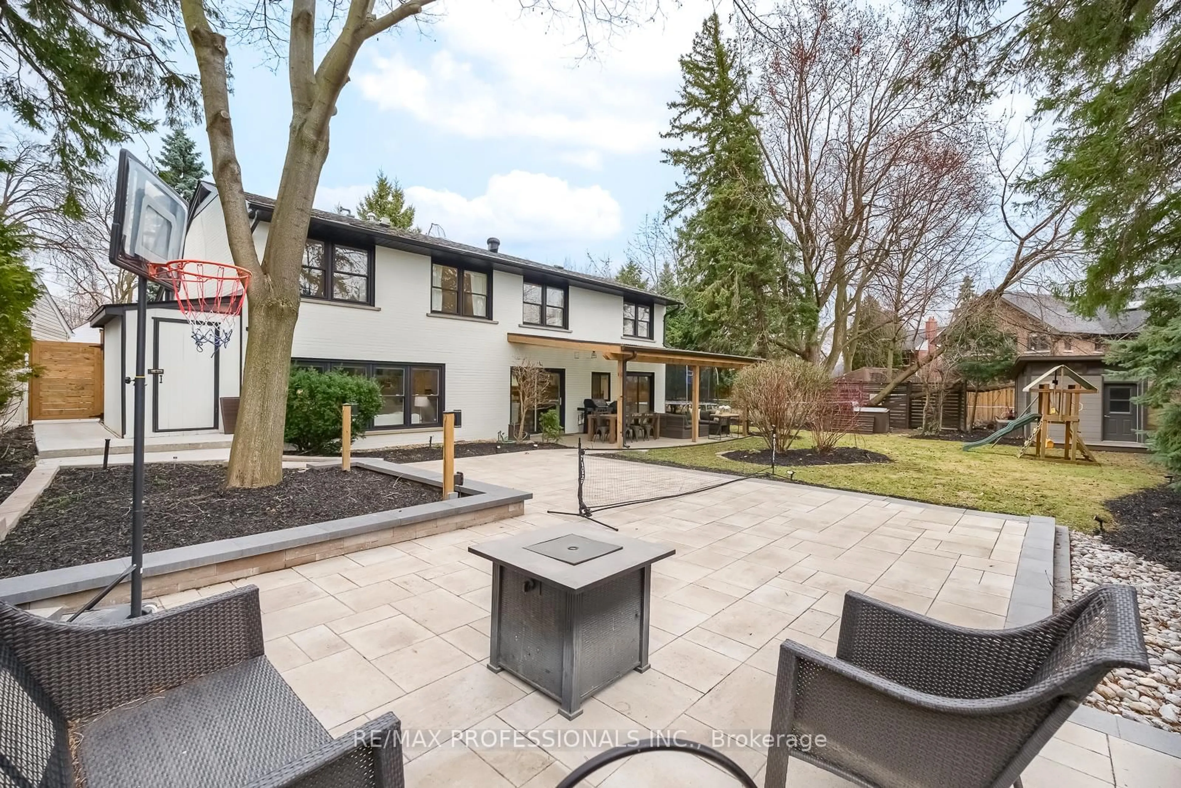 Patio, street for 6 Ainsley Gdns, Toronto Ontario M9A 1M5