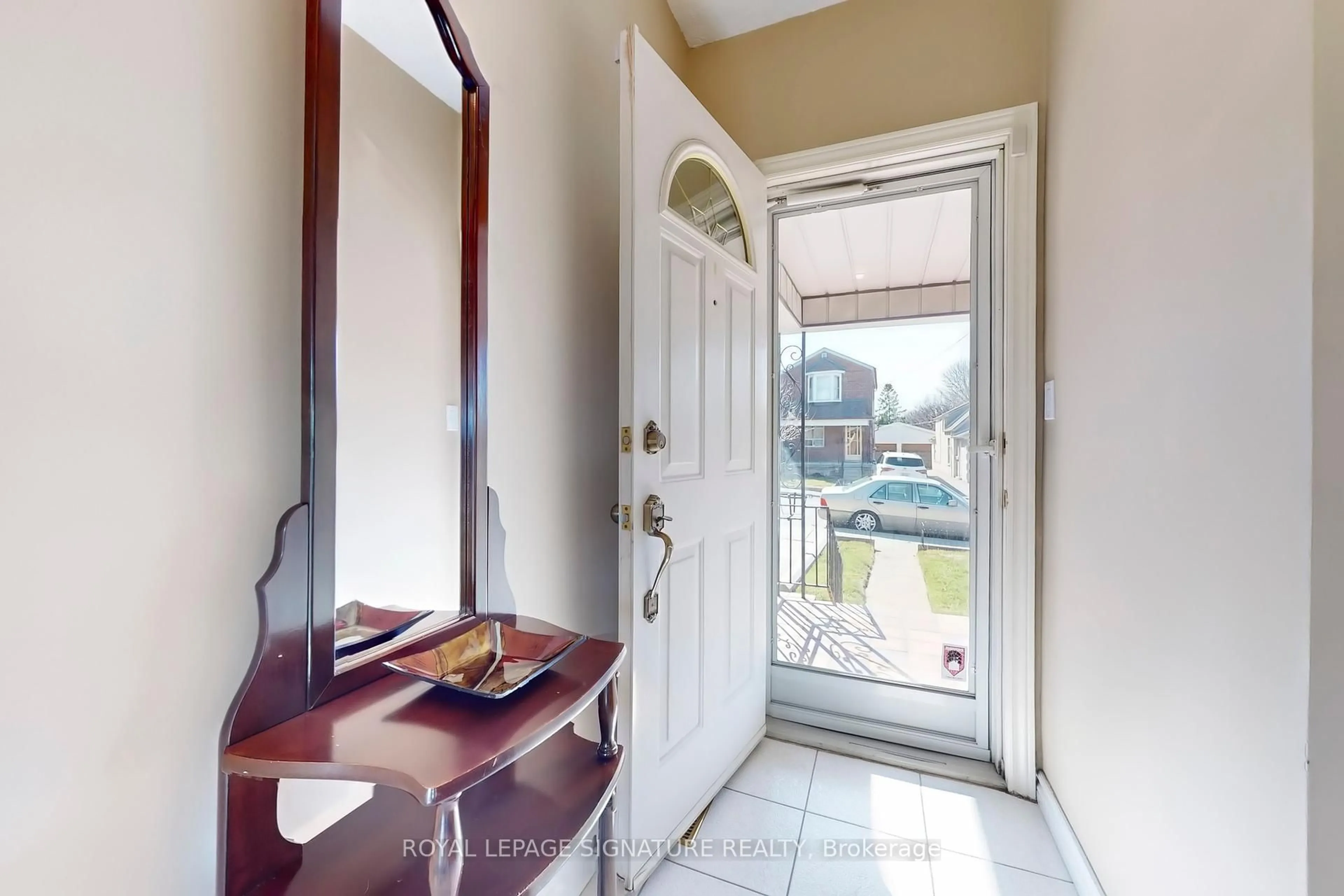 Indoor entryway for 12 Rowntree Ave, Toronto Ontario M6N 1R3