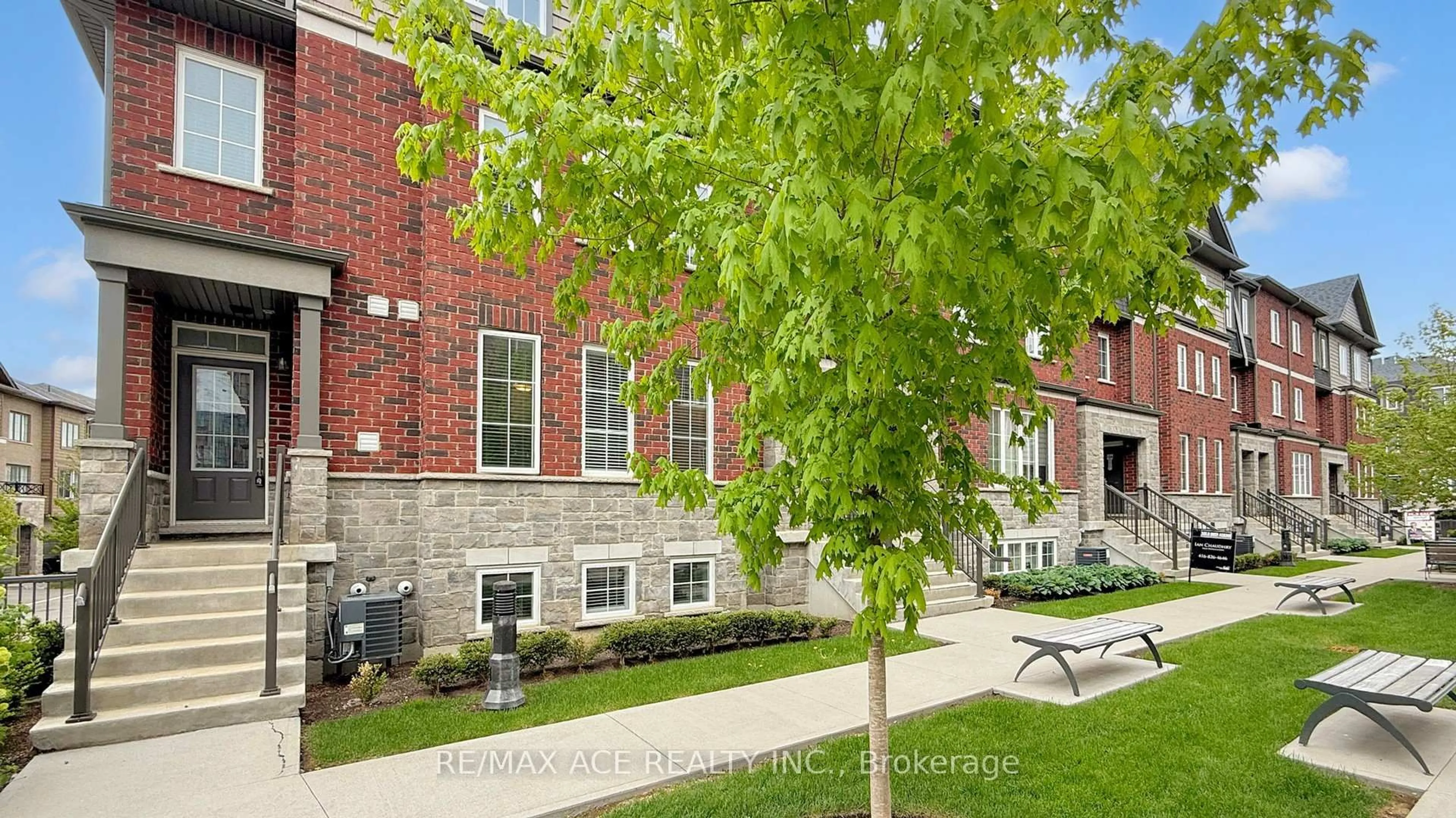Home with brick exterior material, street for 445 Ontario St #120, Milton Ontario L9T 9K5