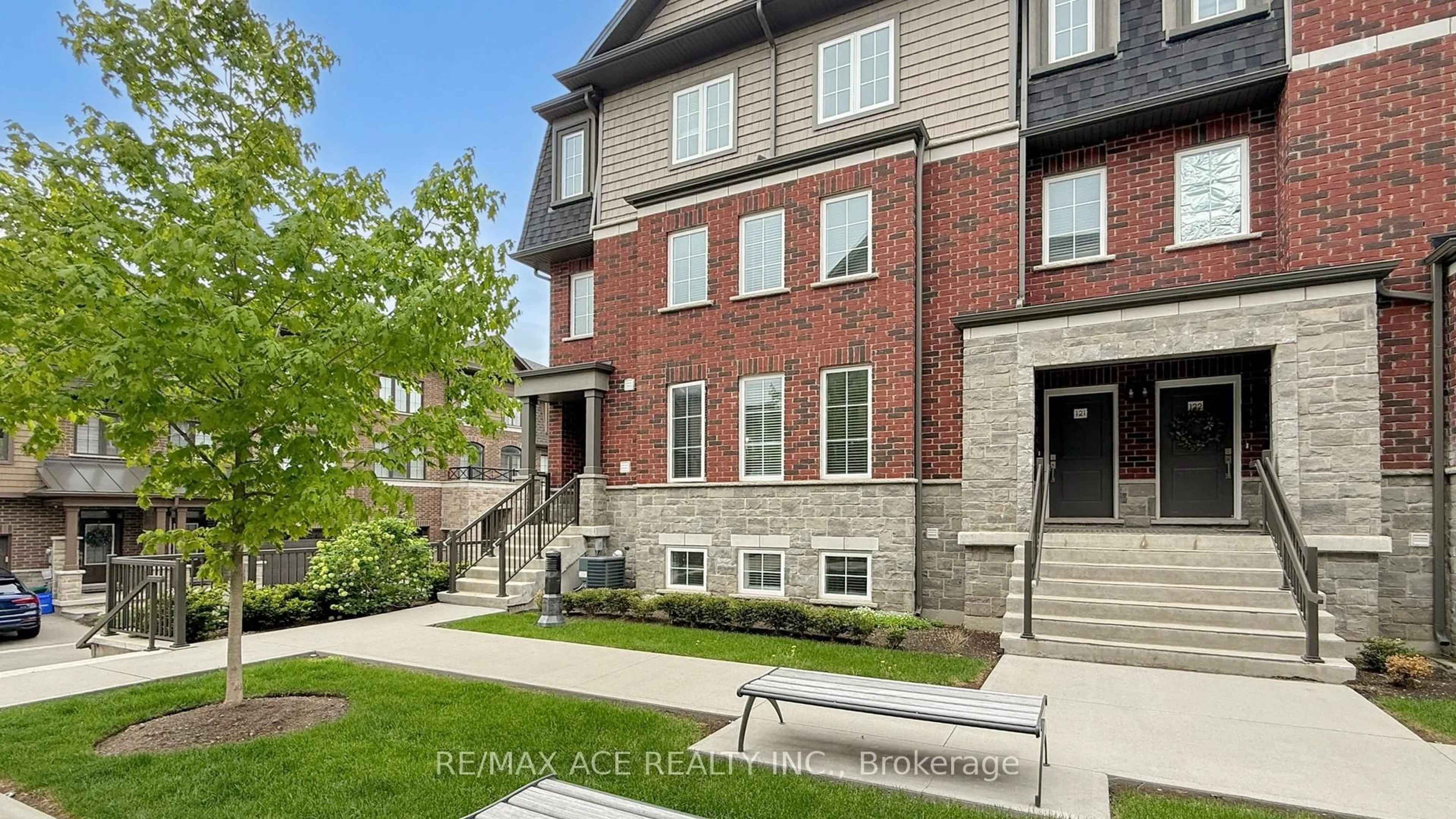 Home with brick exterior material, street for 445 Ontario St #120, Milton Ontario L9T 9K5