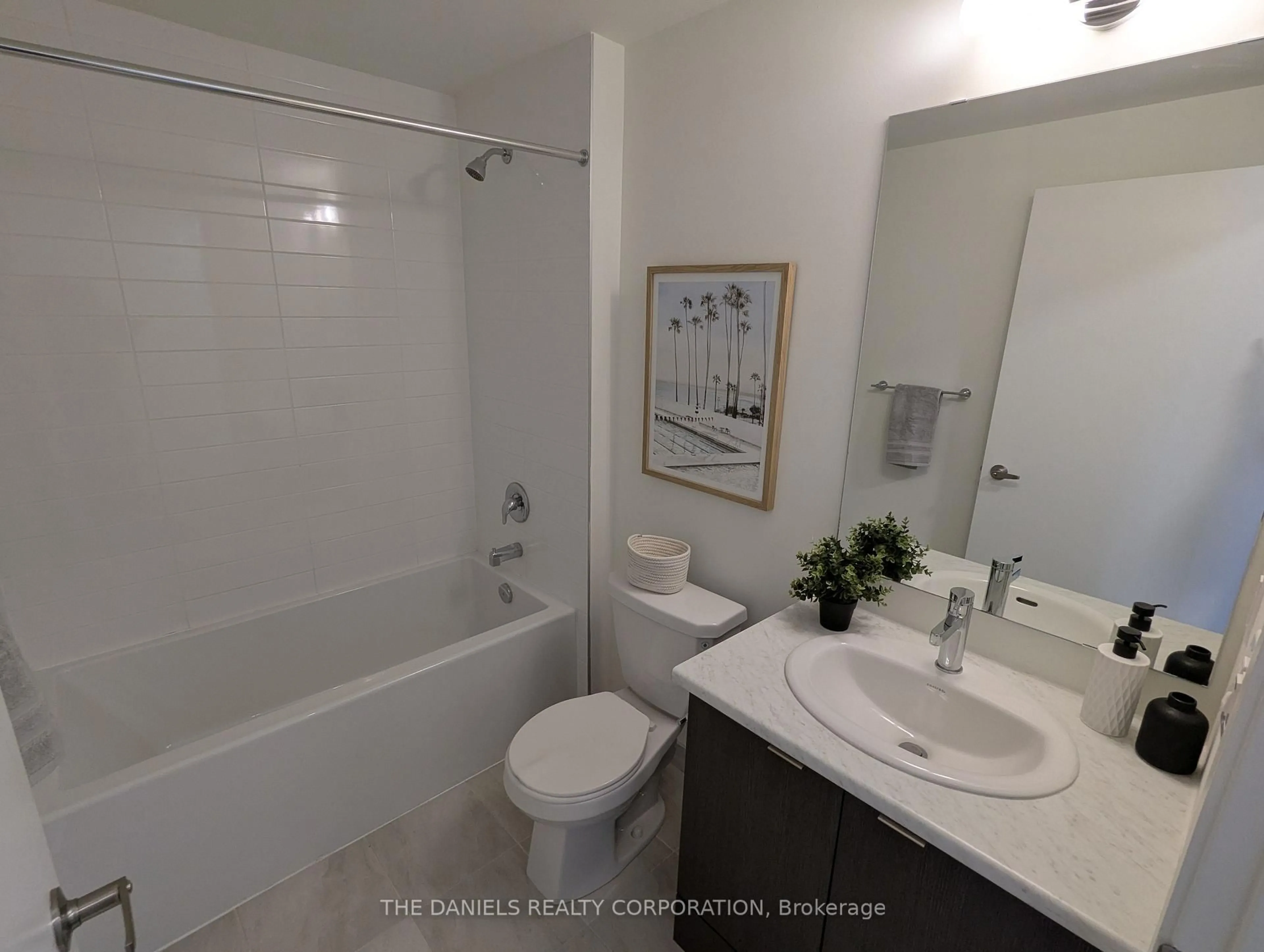 Standard bathroom, ceramic/tile floor for 135 Canon Jackson Dr #214, Toronto Ontario M6M 0C3