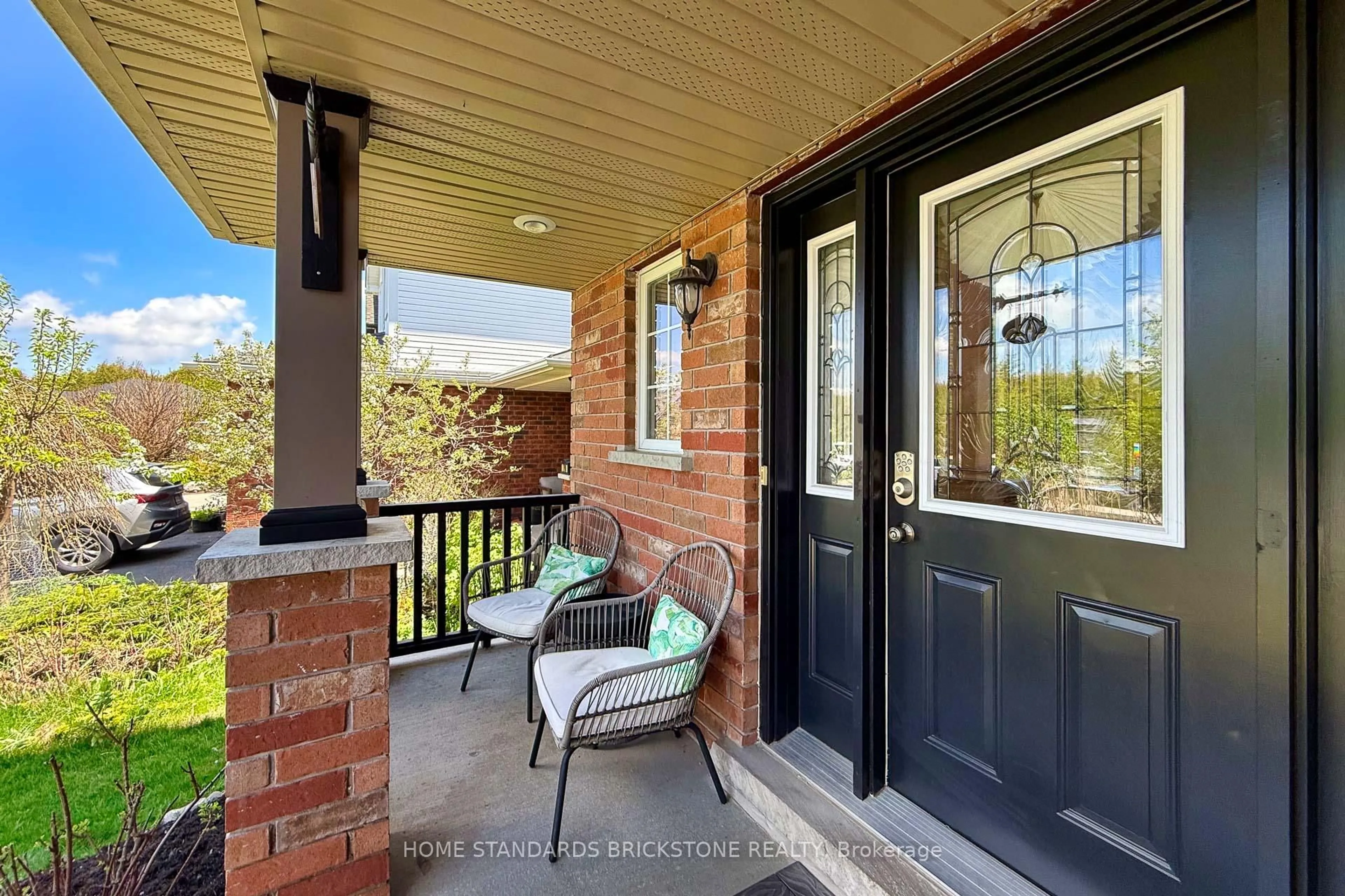 Indoor entryway for 68 Sandringham Circ, Orangeville Ontario L9W 0A6