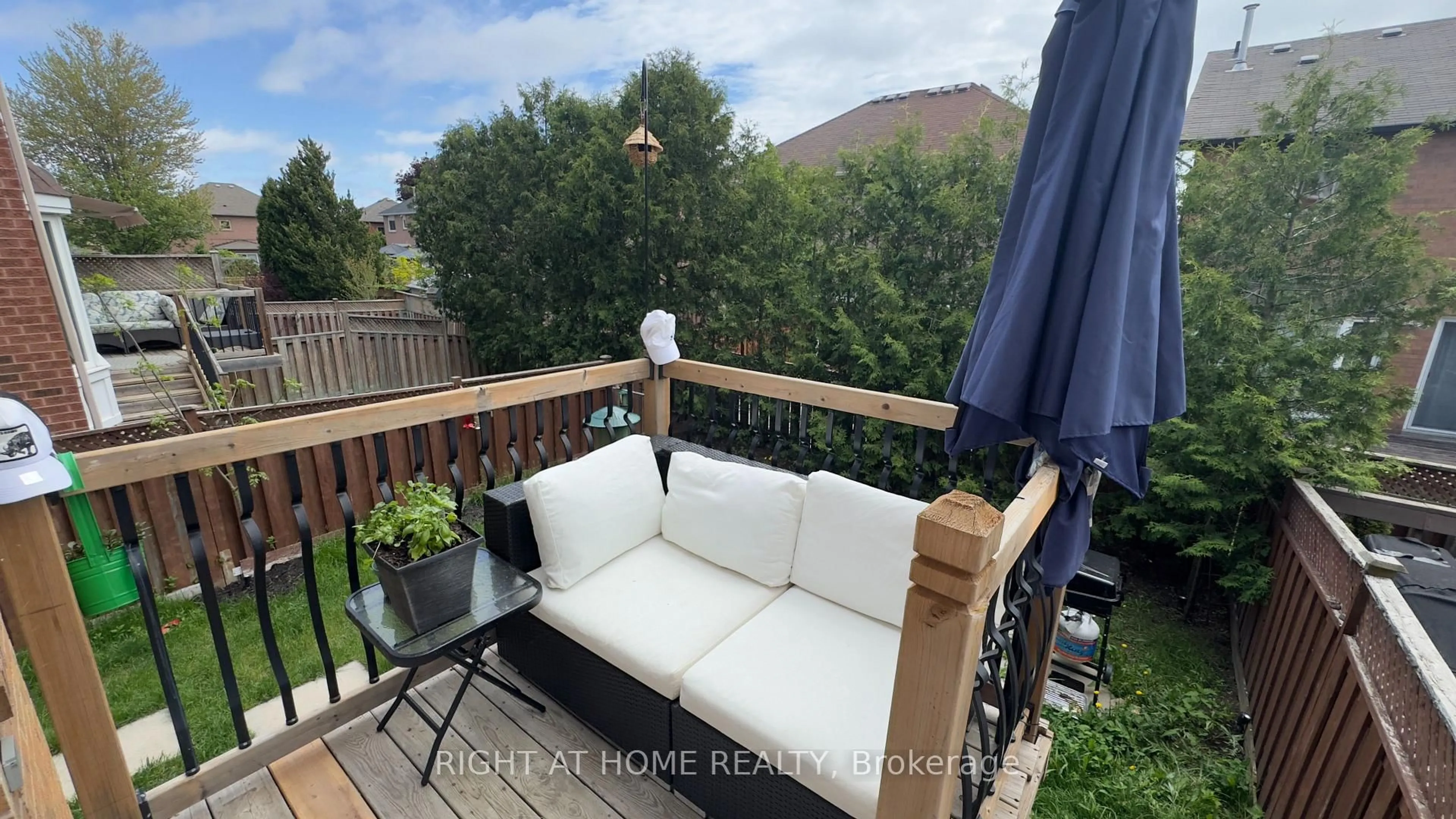 Patio, water/lake/river/ocean view for 3824 Allcroft Rd, Mississauga Ontario L5N 6V6