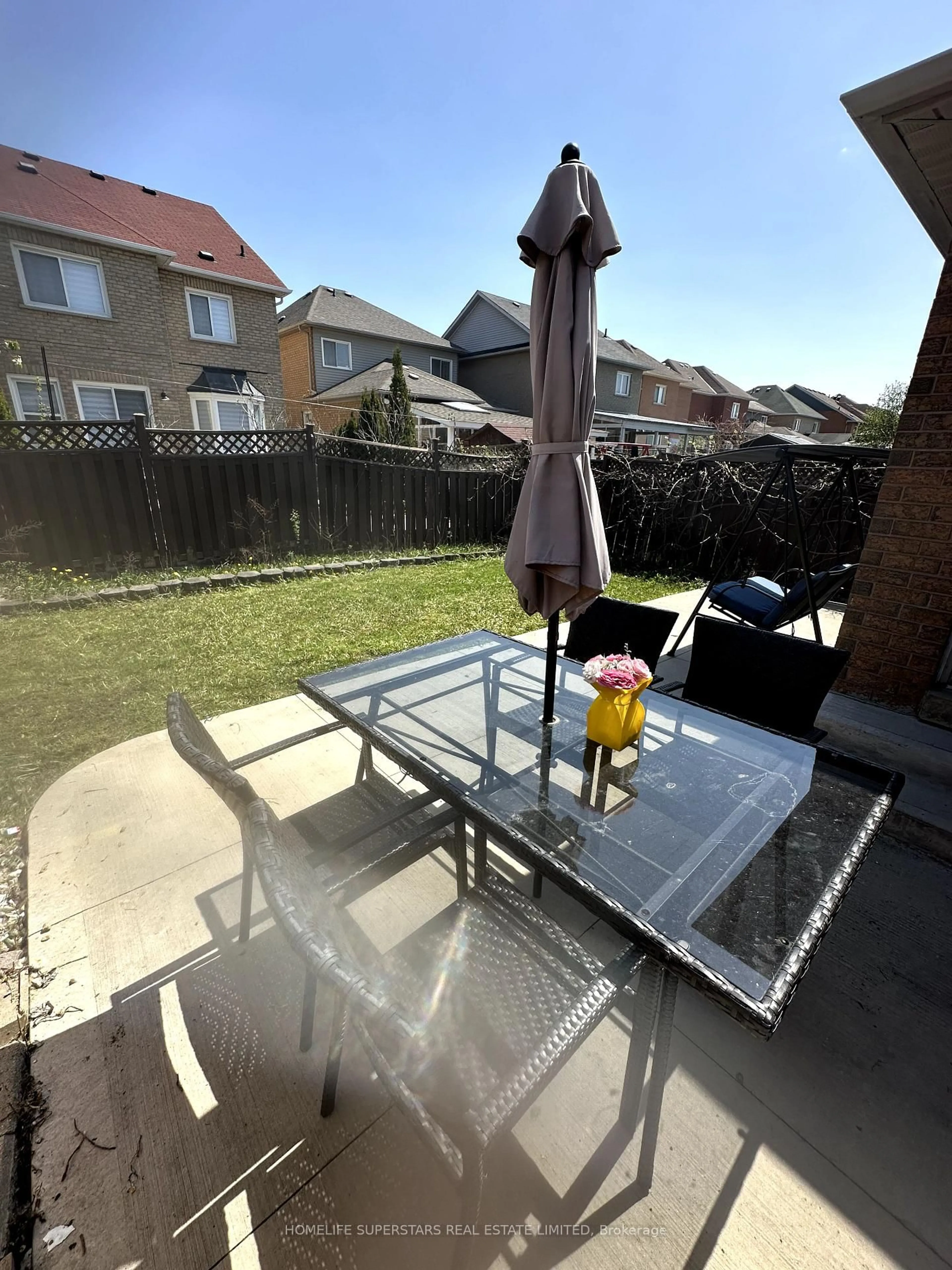 Patio, street for 92 Black Oak Dr, Brampton Ontario L6R 1B8