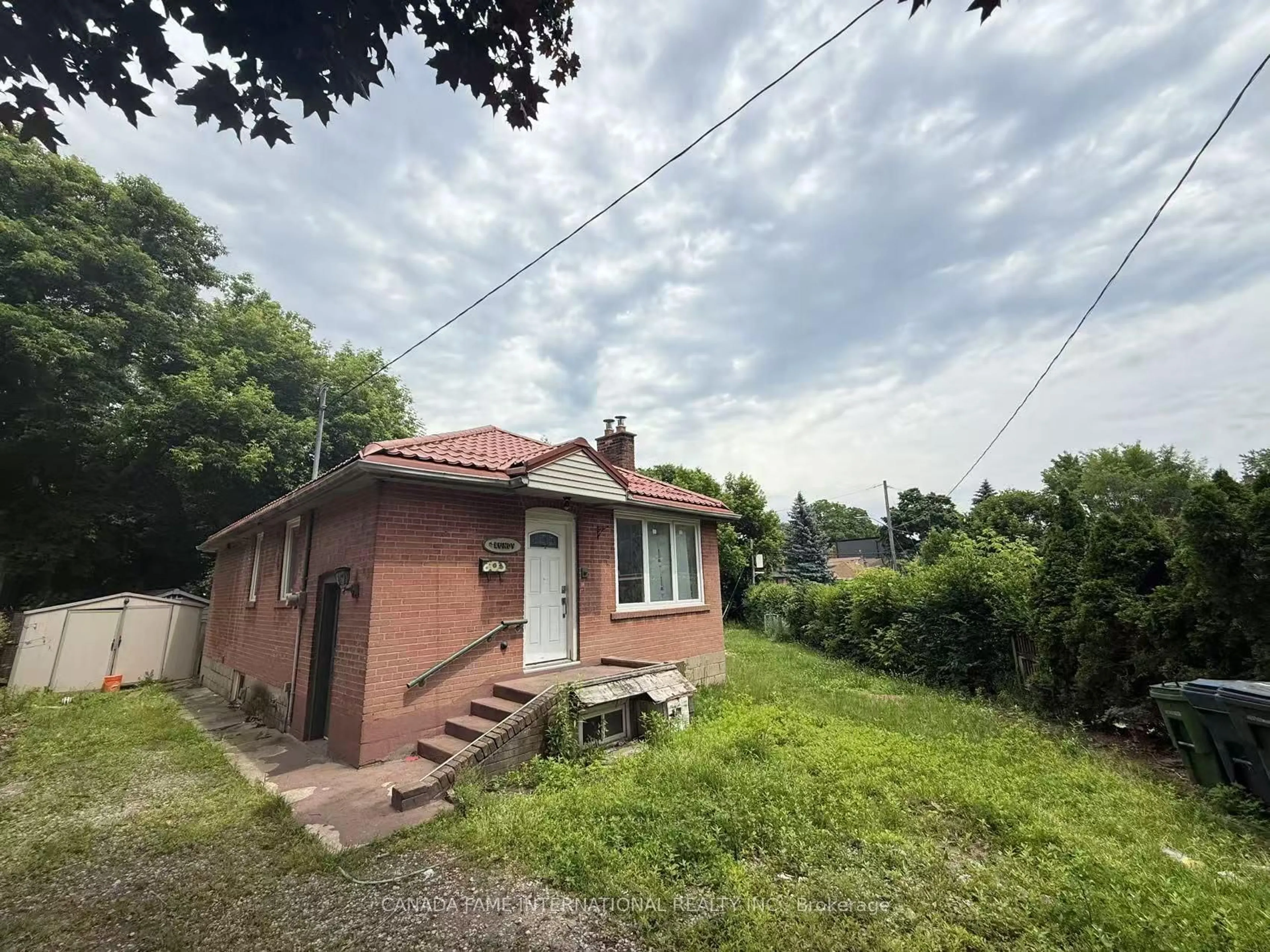 Unknown for 1 Lundy Ave, Toronto Ontario M6S 4S8