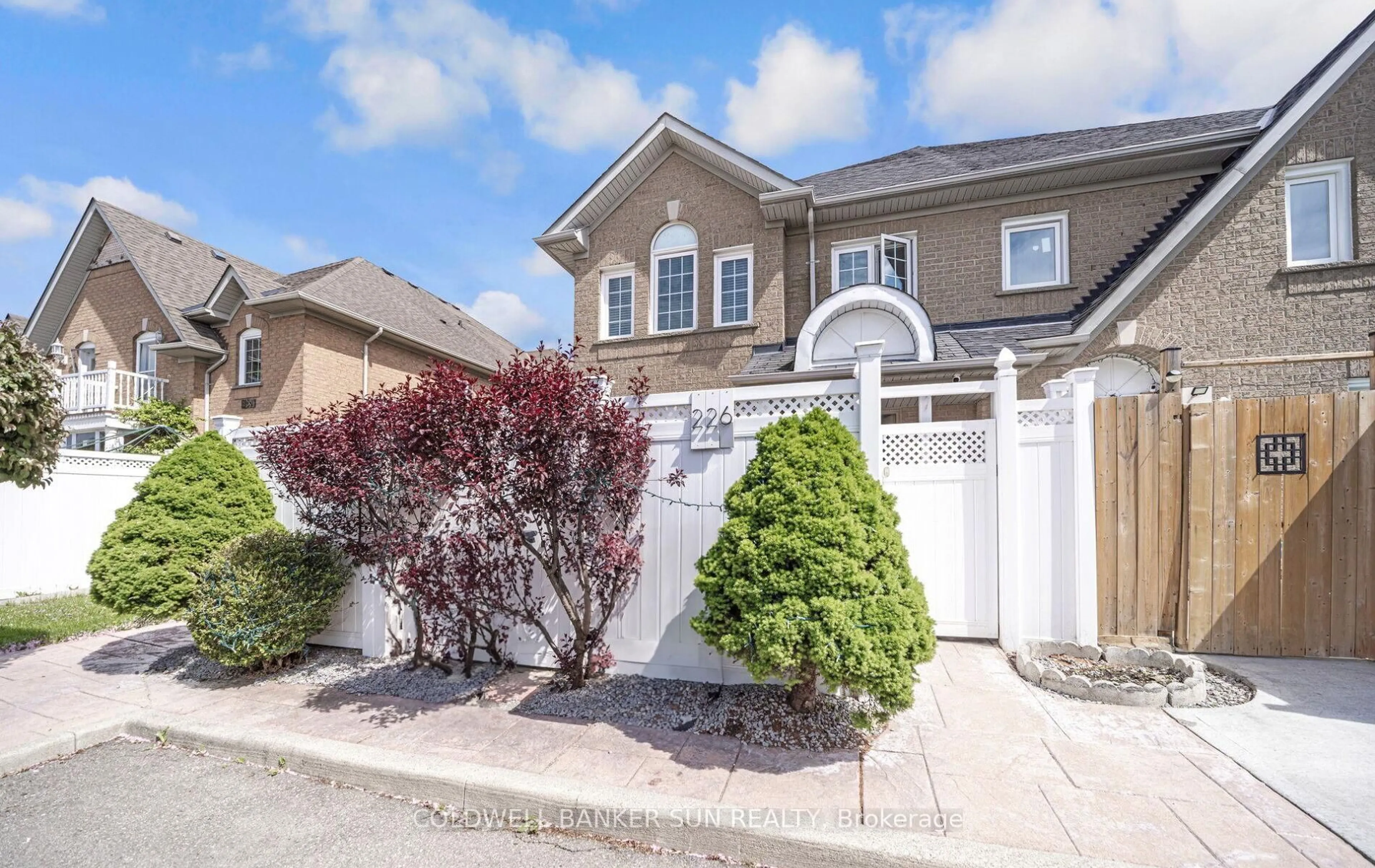 Unknown for 226 Pressed Brick Dr, Brampton Ontario L6V 4L3