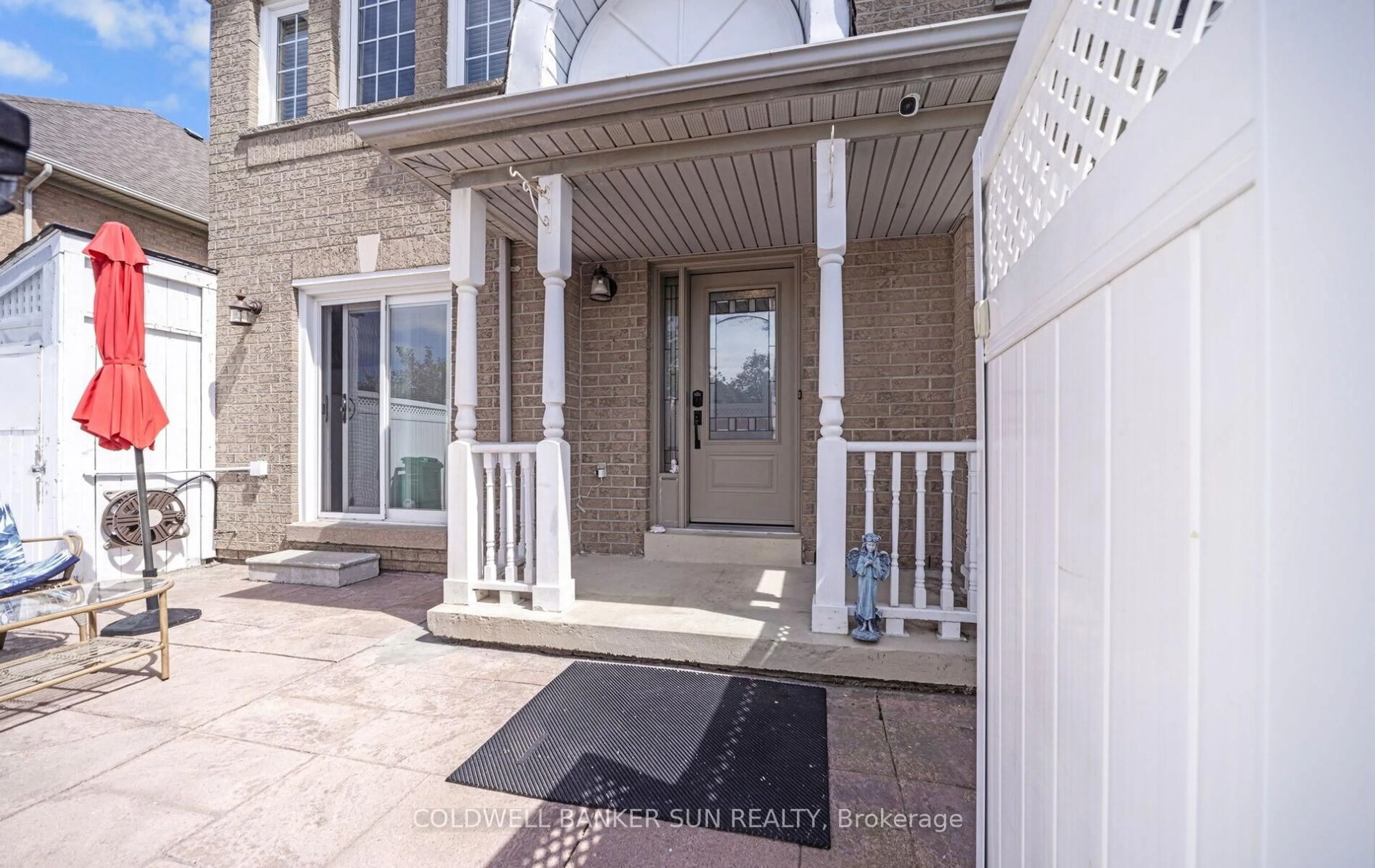 Indoor entryway for 226 Pressed Brick Dr, Brampton Ontario L6V 4L3