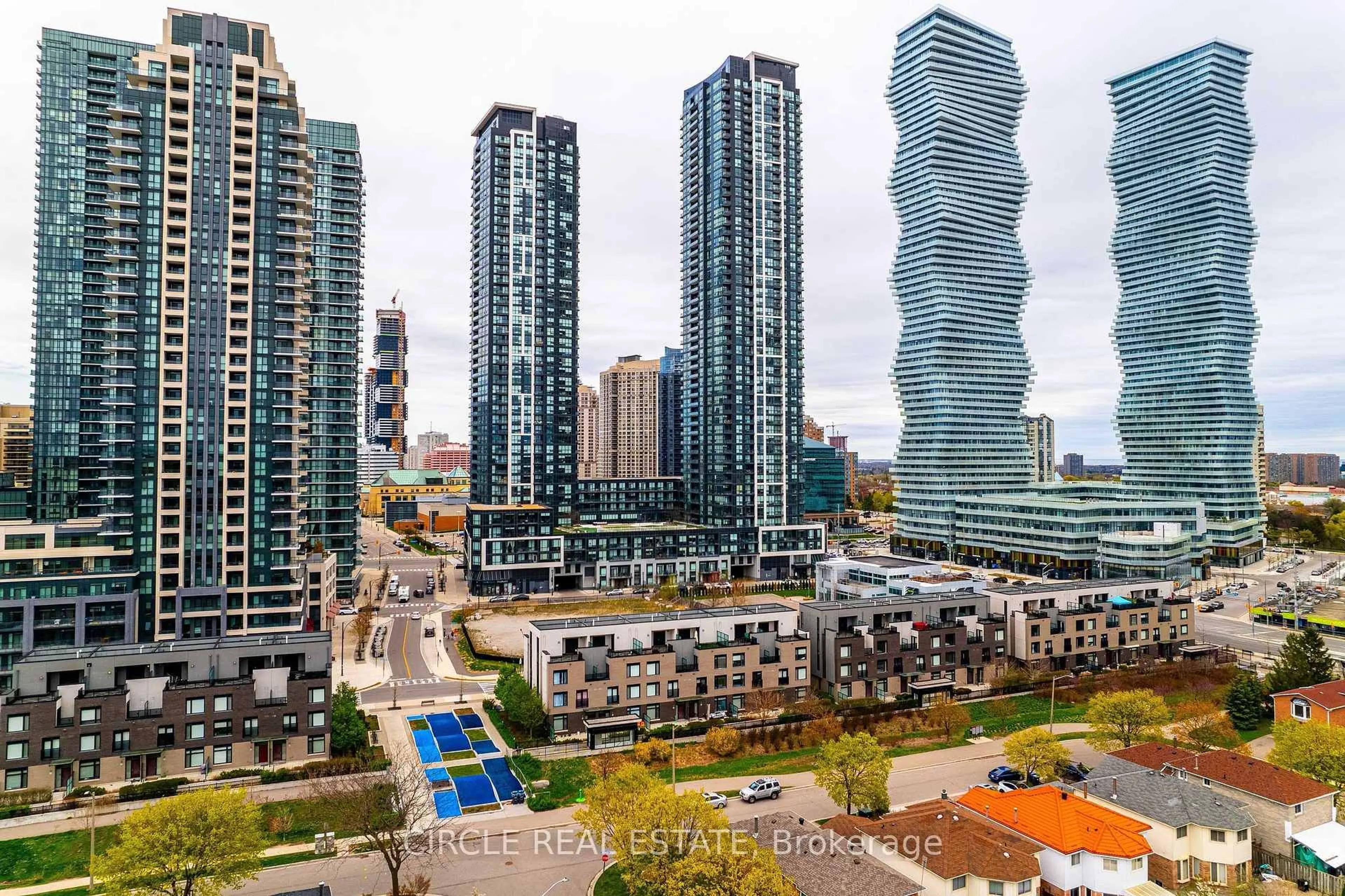 A pic from outside/outdoor area/front of a property/back of a property/a pic from drone, city buildings view from balcony for 4011 Brickstone Mews Rd #PH04, Mississauga Ontario L5B 0J7
