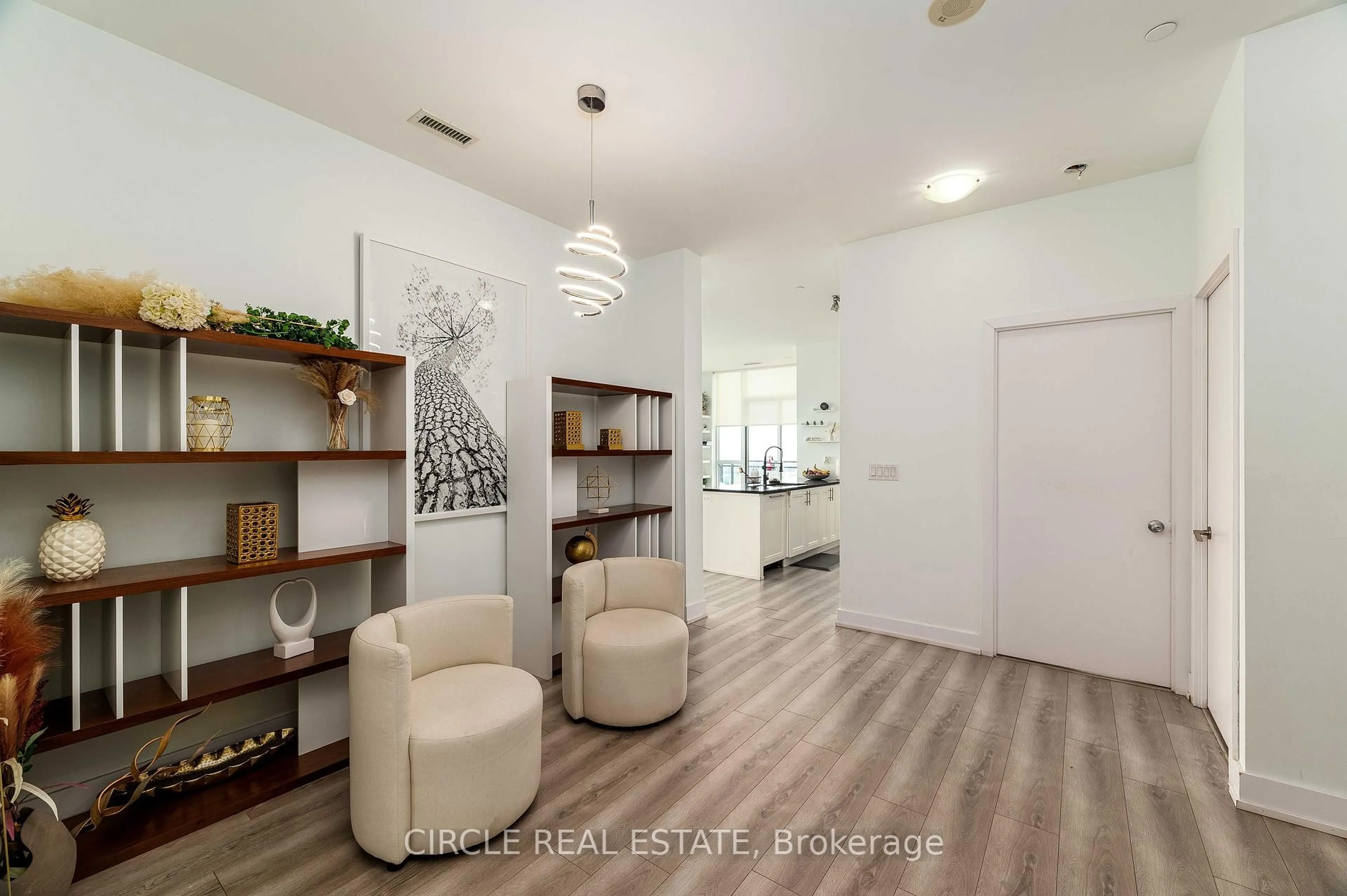 Indoor entryway for 4011 Brickstone Mews Rd #PH04, Mississauga Ontario L5B 0J7
