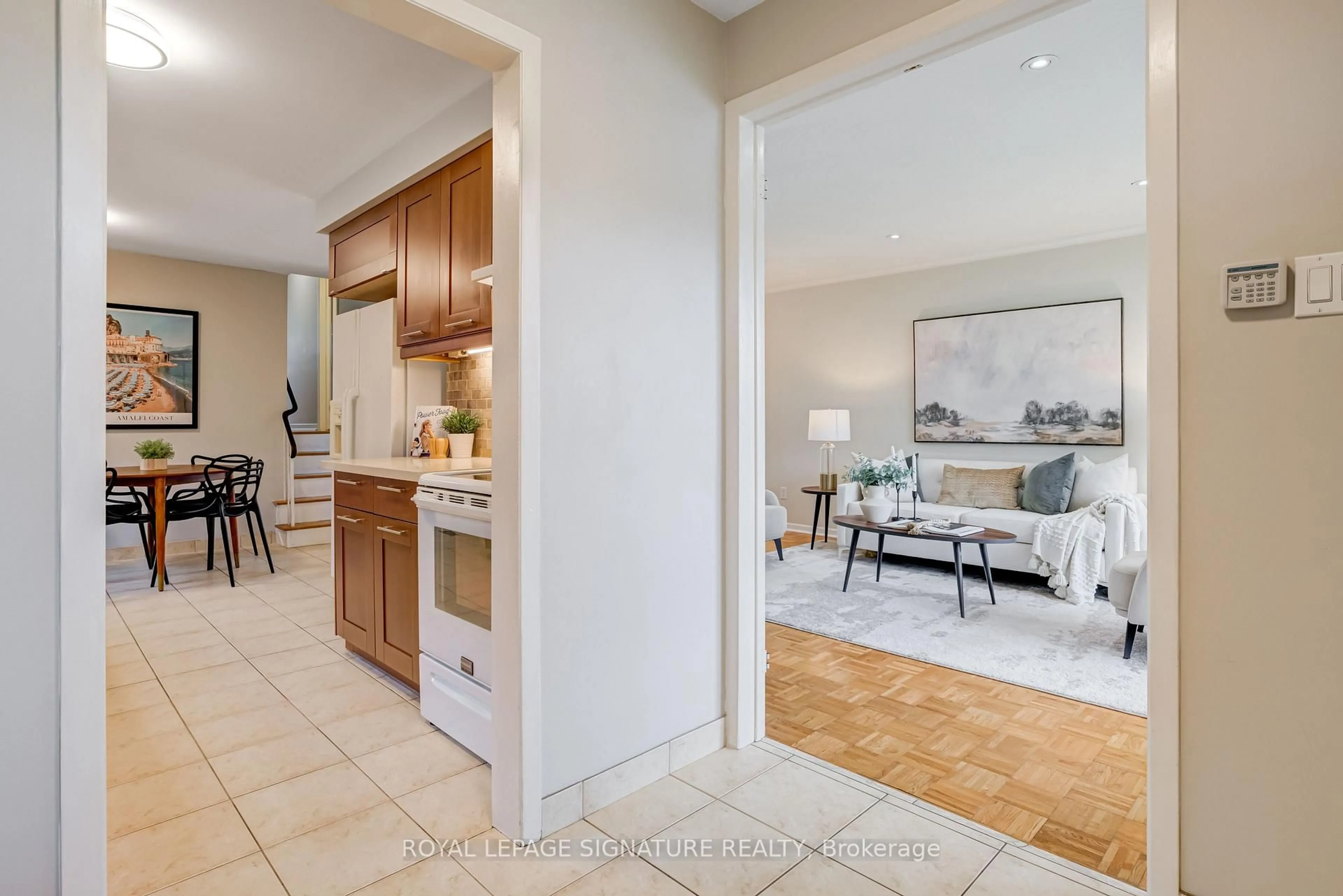 Unknown for 3259 Brandon Gate Dr, Mississauga Ontario L4T 2G3