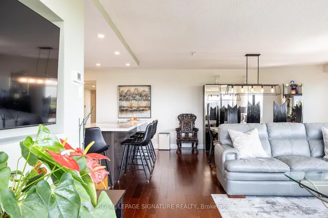 Additional property image - 1300 Bloor St Unit 711