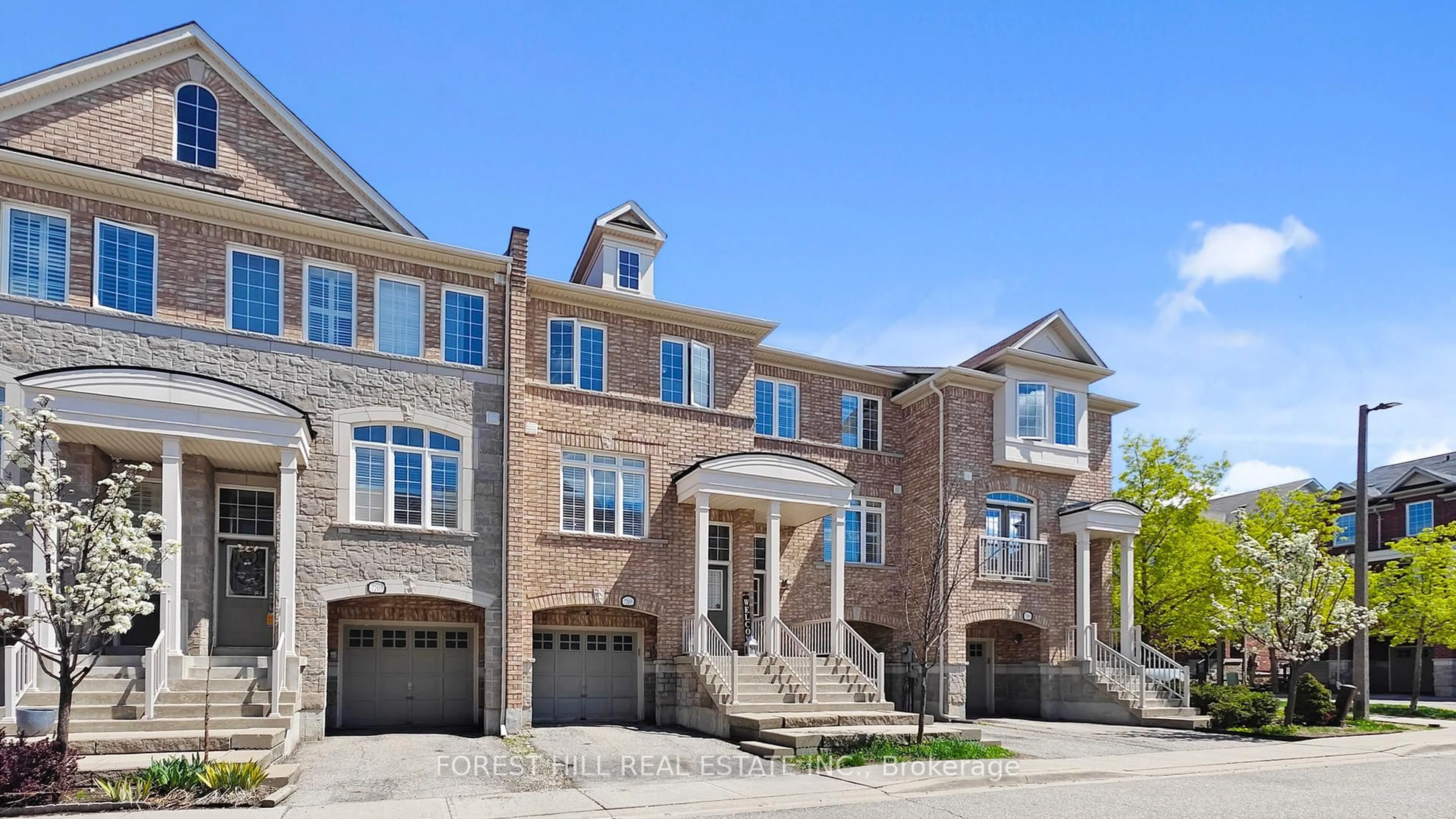 Home with brick exterior material, street for 7203 Triumph Lane, Mississauga Ontario L5N 0C5