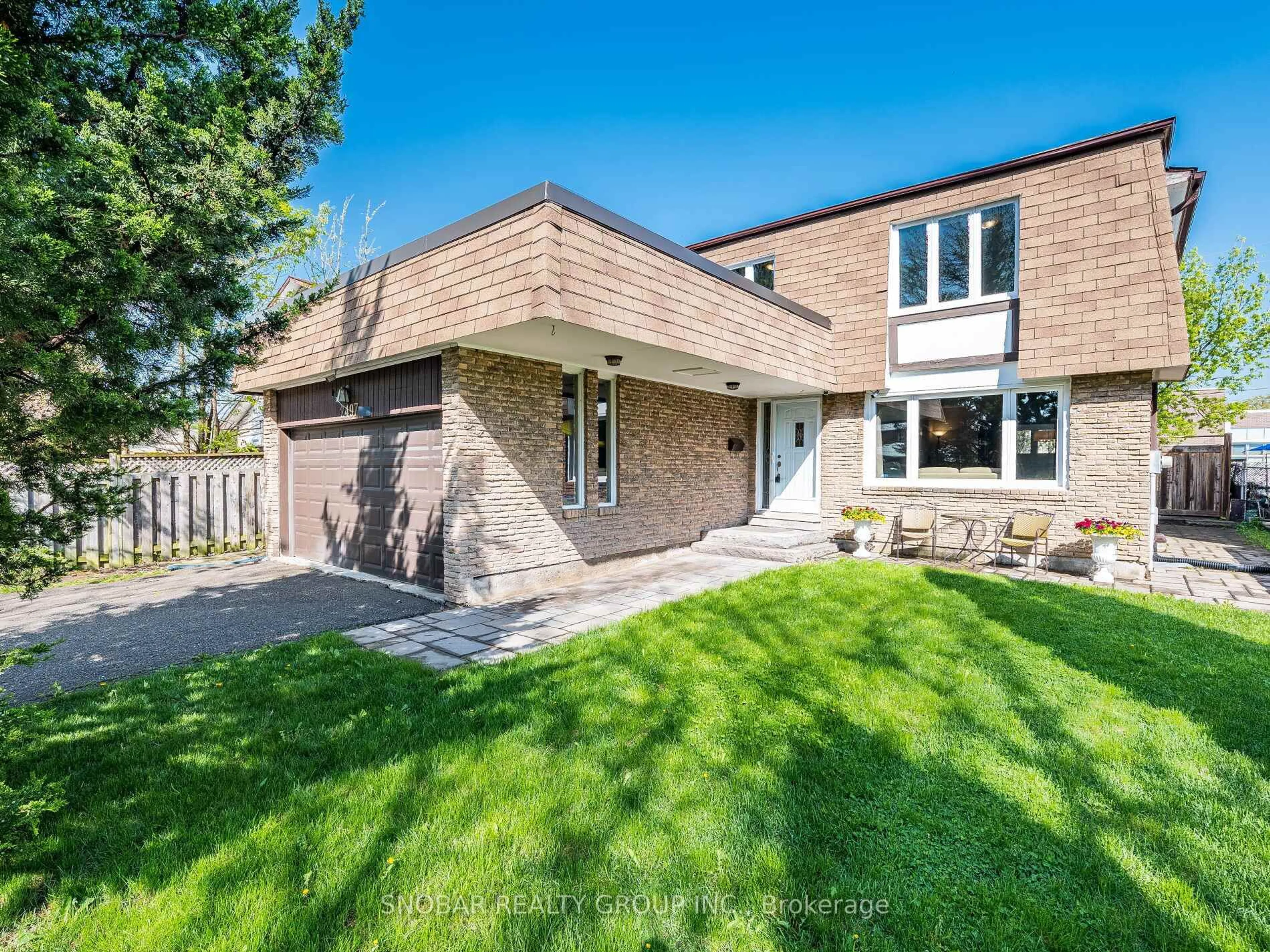 Home with brick exterior material, street for 2497 Nikanna Rd, Mississauga Ontario L5C 2W8