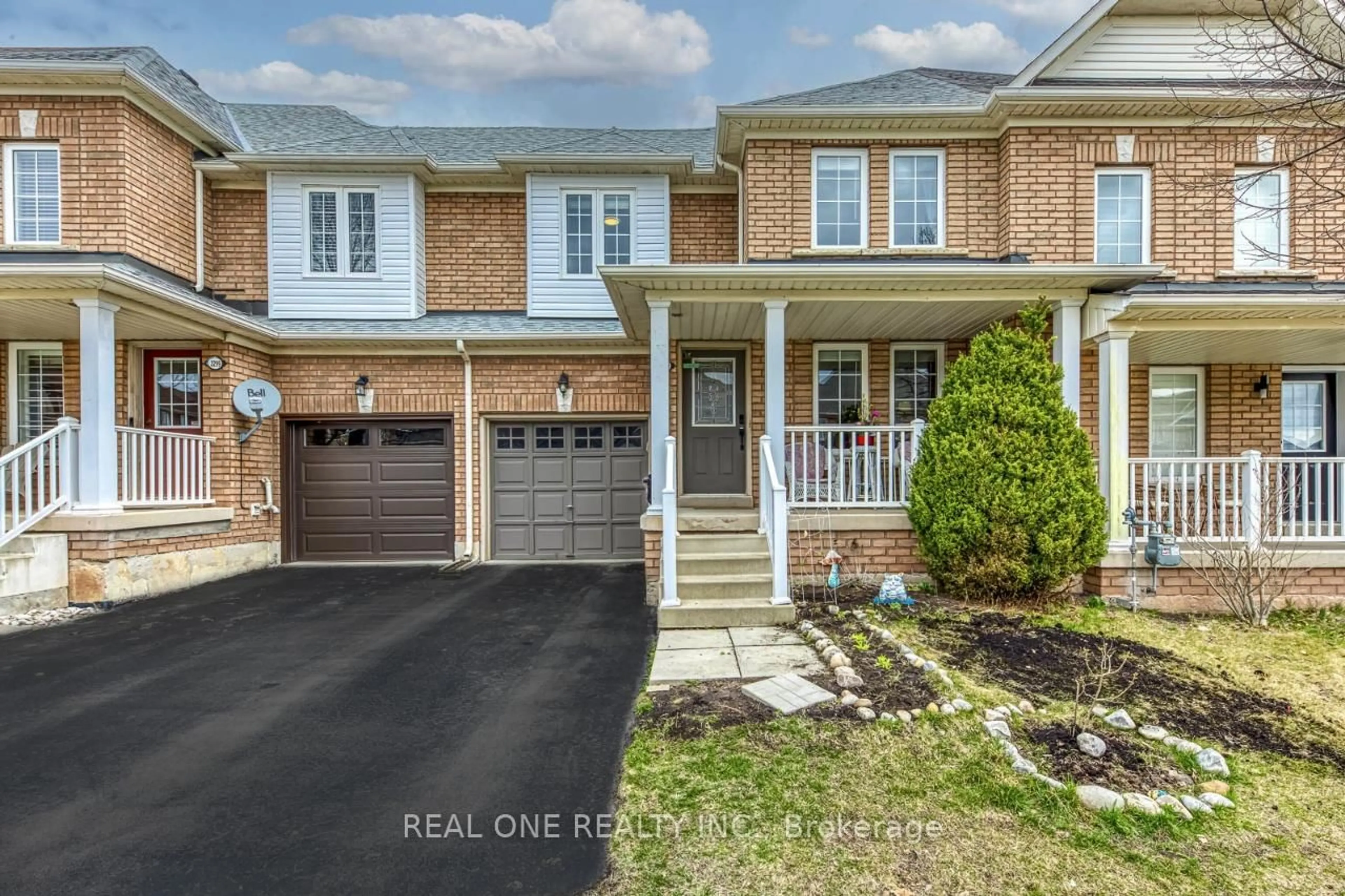 Home with brick exterior material, street for 2297 Saddlecreek Cres, Oakville Ontario L6M 5J6