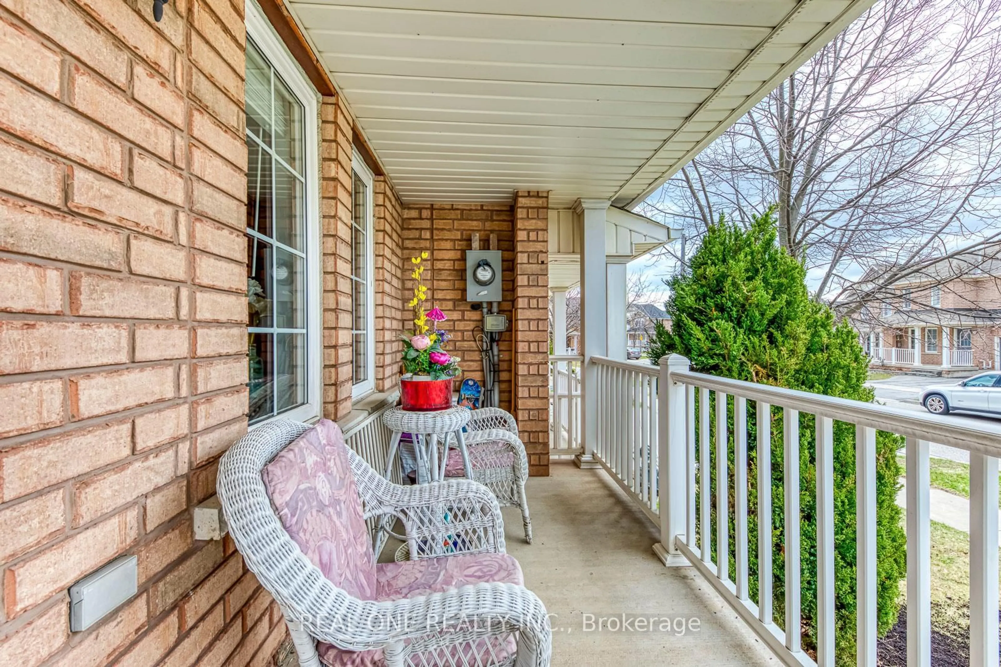 Patio, water/lake/river/ocean view for 2297 Saddlecreek Cres, Oakville Ontario L6M 5J6