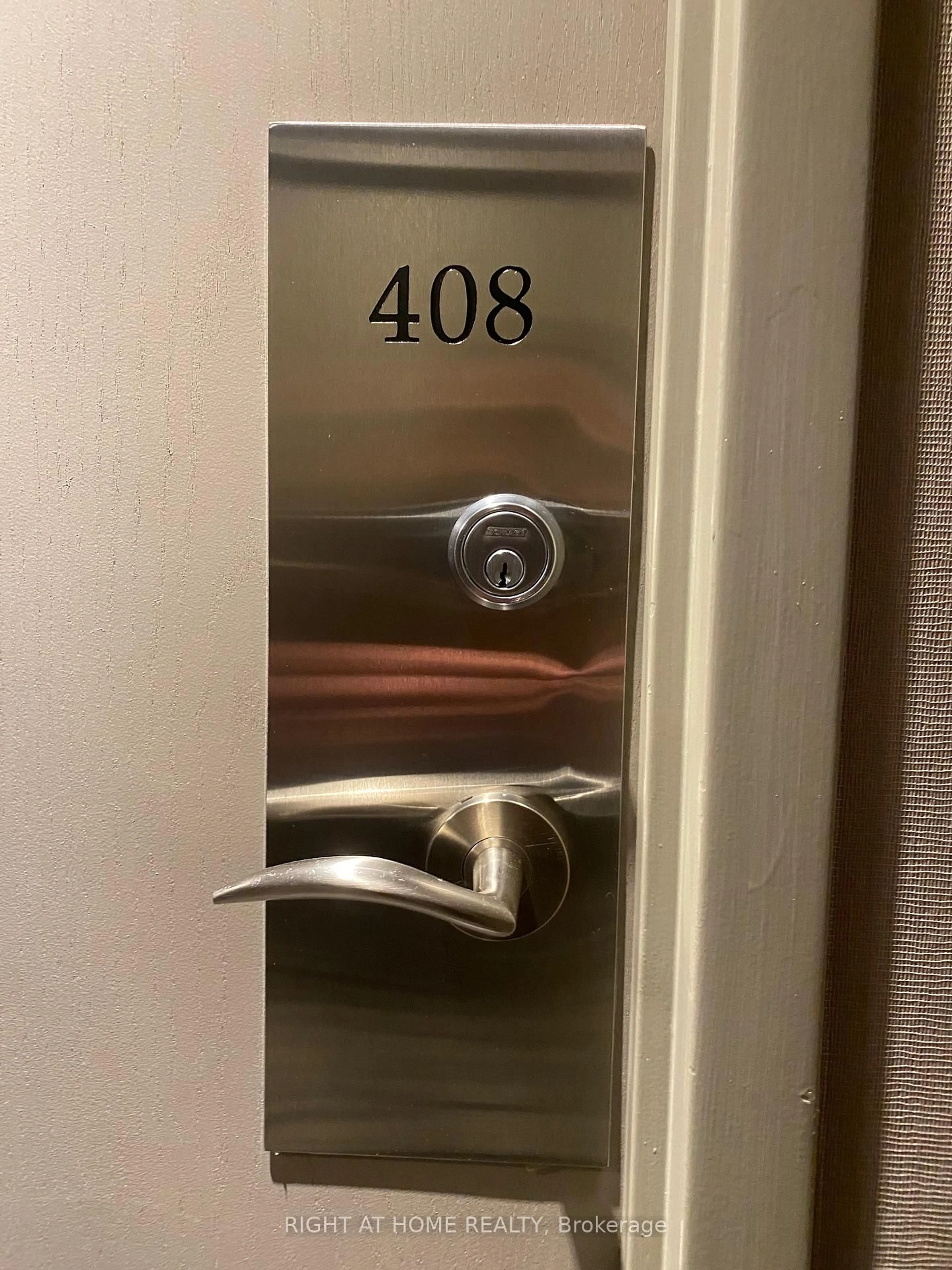 A pic of a room for 330 Rathburn Rd #408, Mississauga Ontario L5B 3Y1