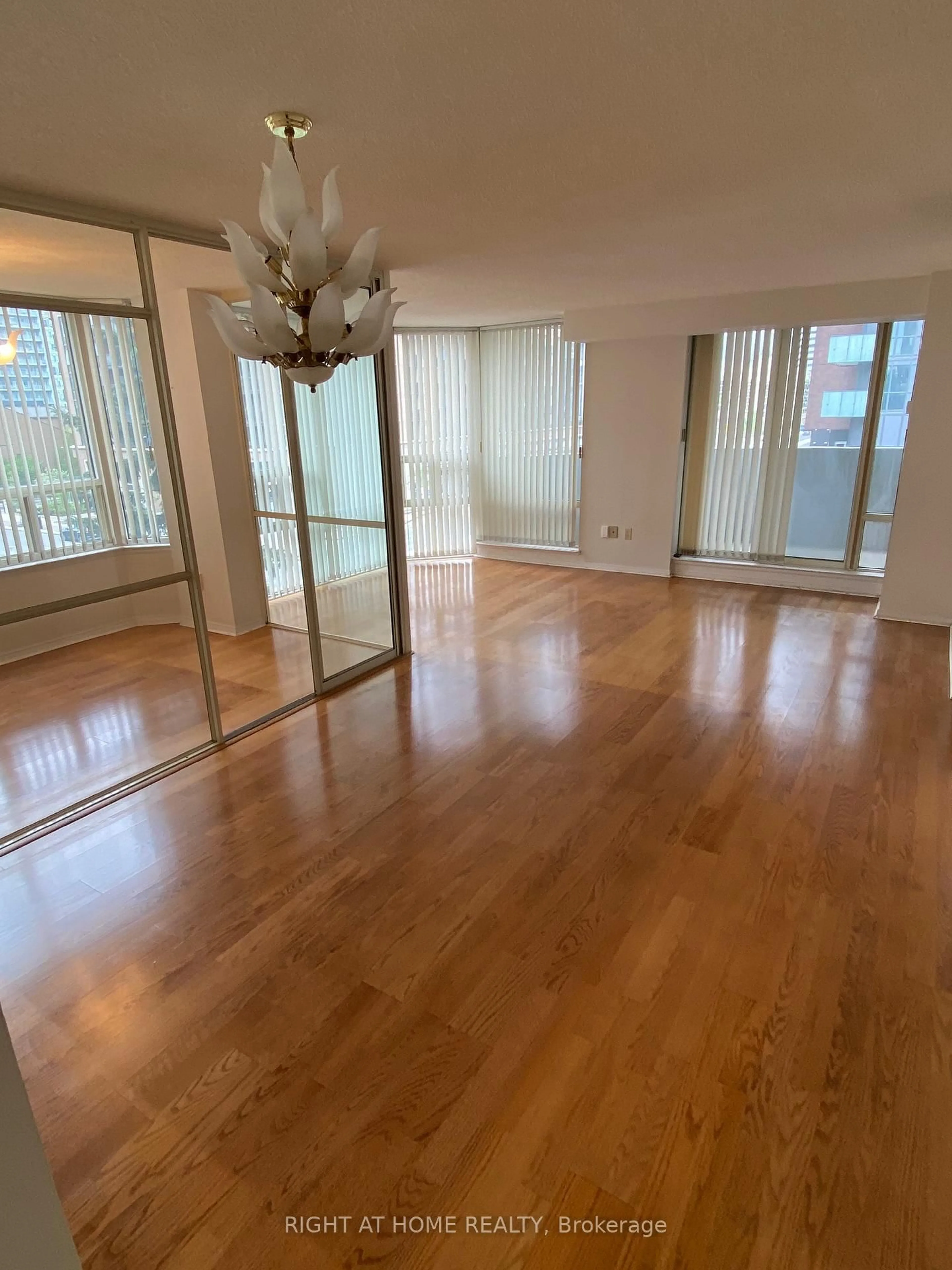 A pic of a room for 330 Rathburn Rd #408, Mississauga Ontario L5B 3Y1