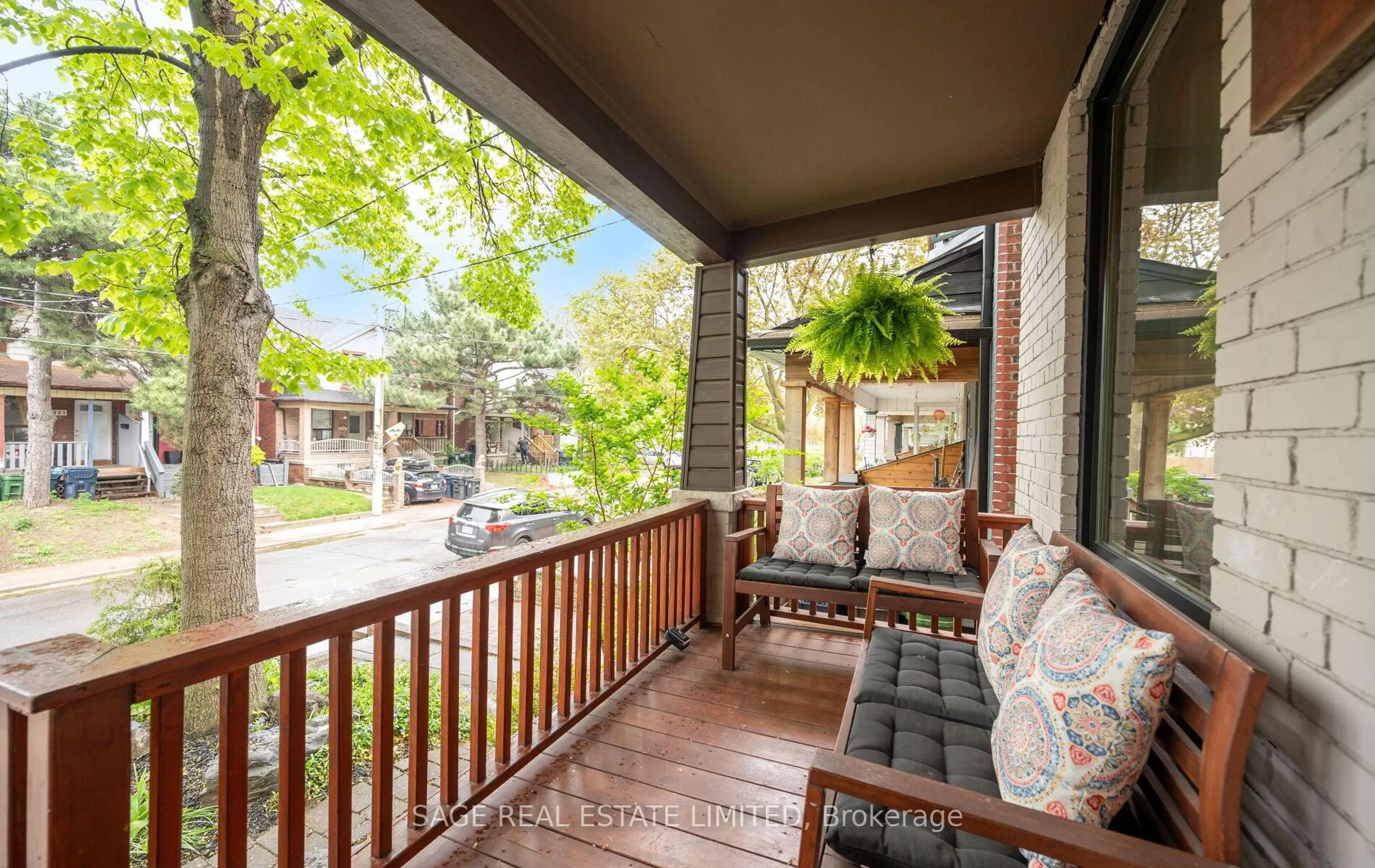 Patio, street for 124 Campbell Ave, Toronto Ontario M6P 3V2