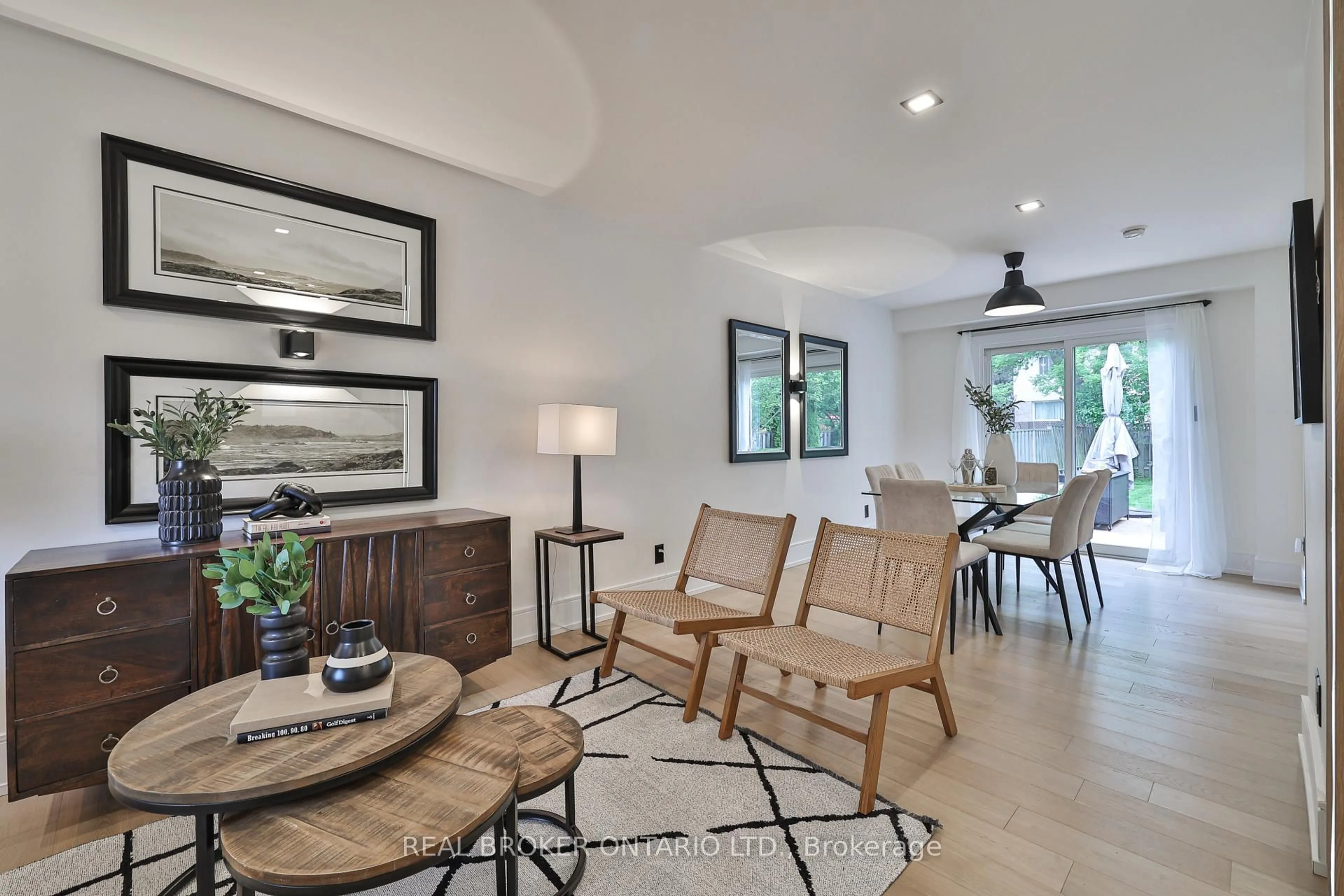 Living room with furniture, ceramic/tile floor for 3116 Keynes Cres, Mississauga Ontario L5N 3A1