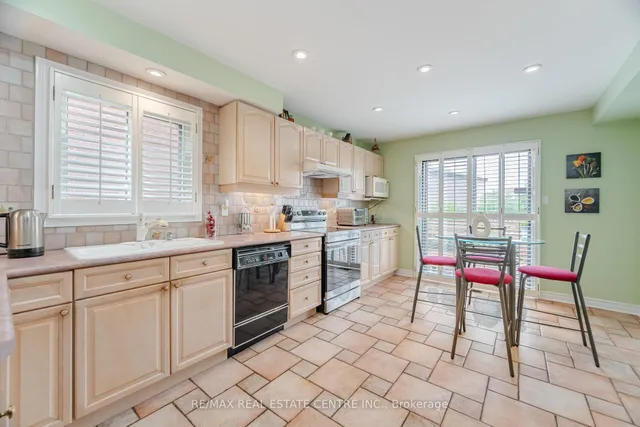 Additional image 33 of 5246 Palomar Cres