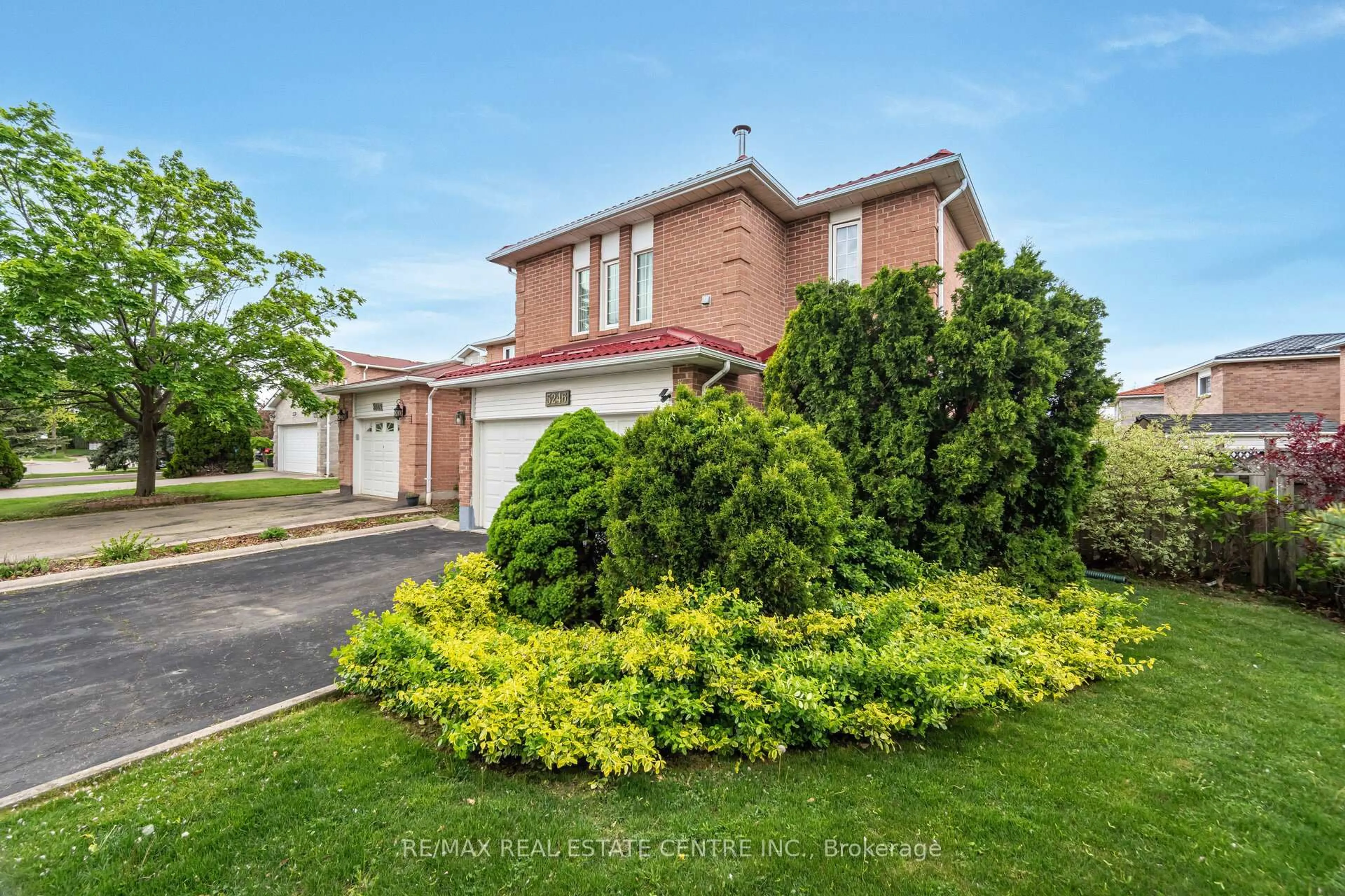 Unknown for 5246 Palomar Cres, Mississauga Ontario L5R 2W7