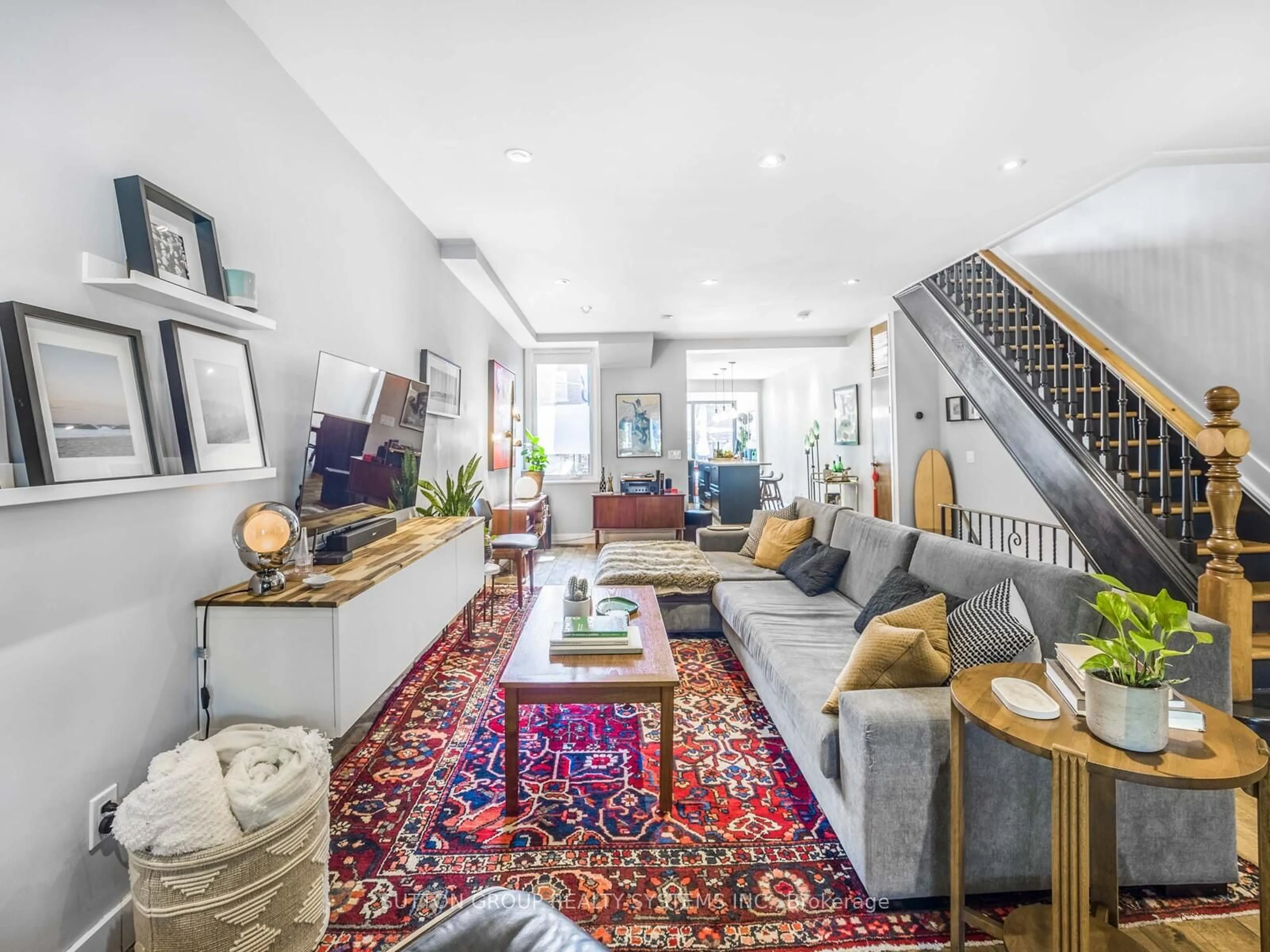 Living room with furniture, unknown for 102 Symington Ave, Toronto Ontario M6P 3W4