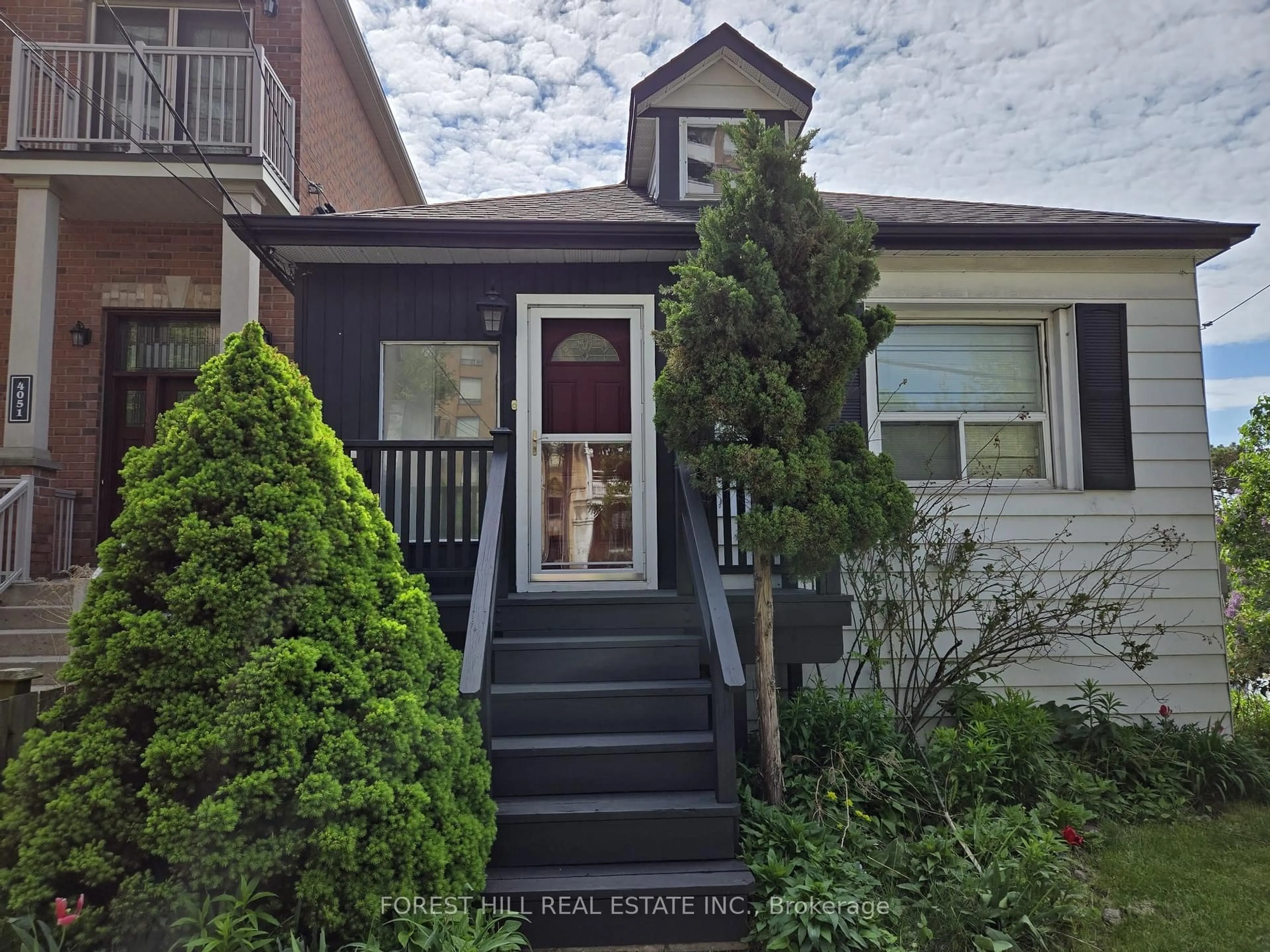 Unknown for 4053 Old Dundas St, Toronto Ontario M6S 2R5