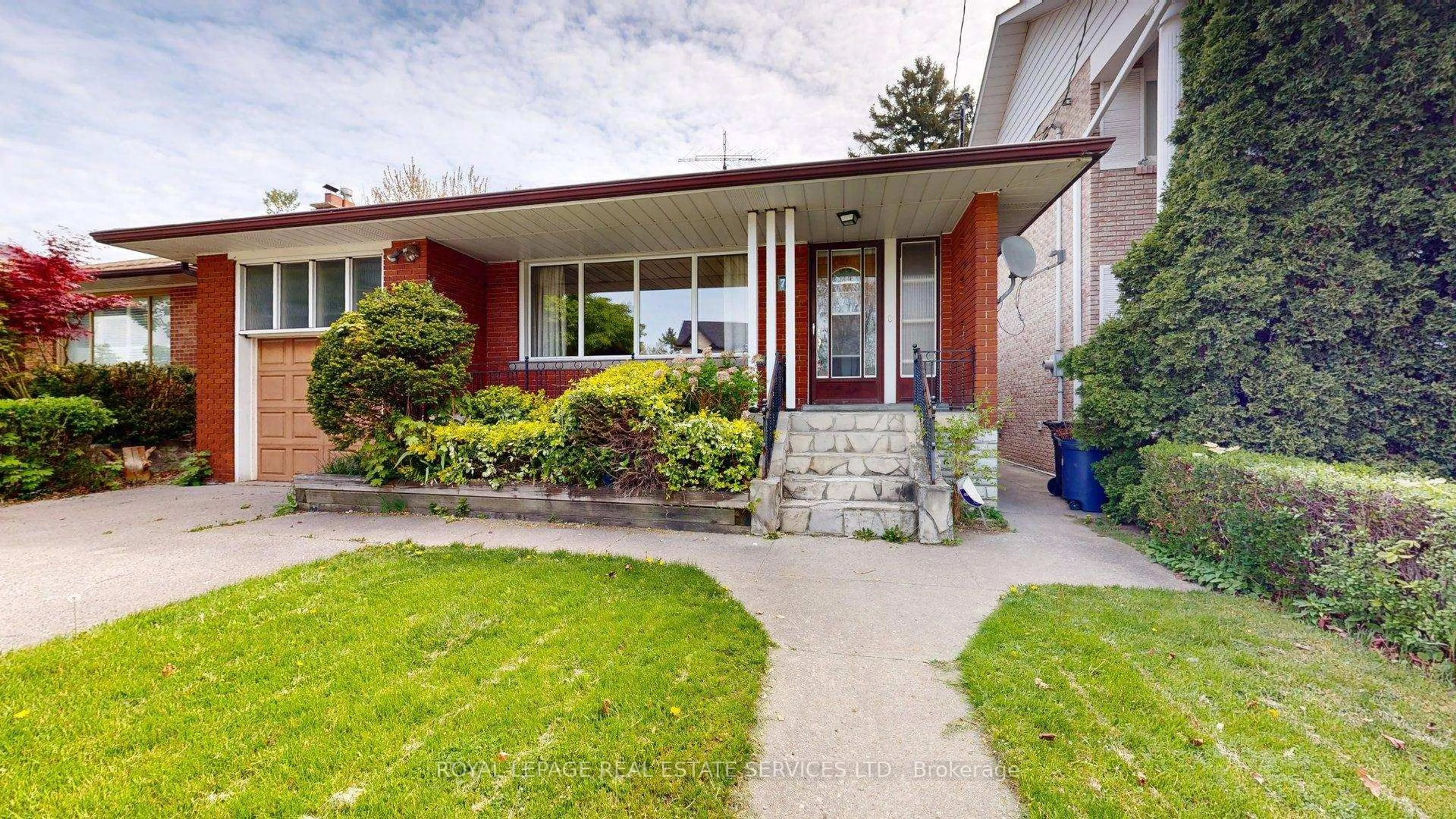 Home with vinyl exterior material, street for 7 Stockbridge Ave, Toronto Ontario M8Z 4M6