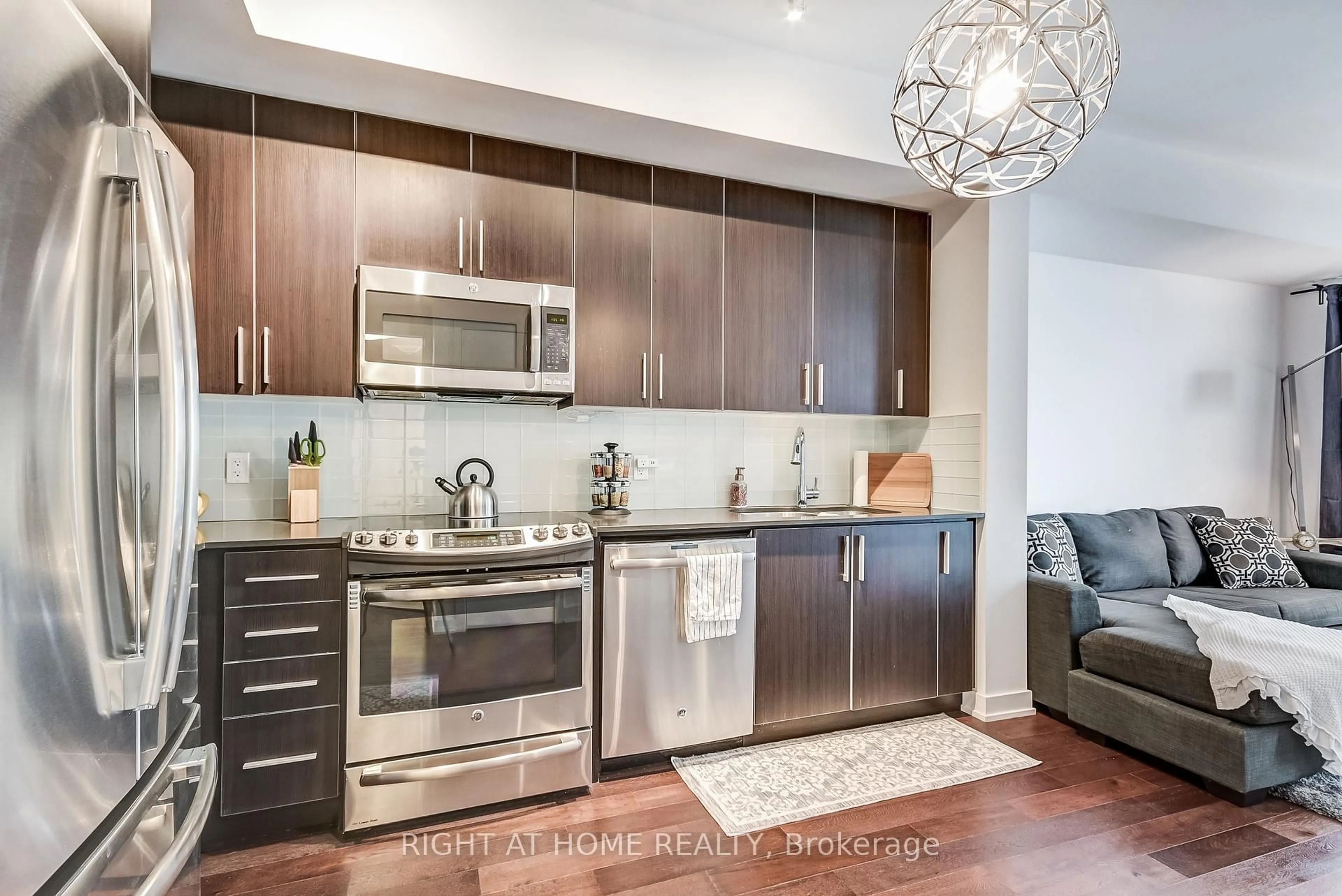 Open concept kitchen, unknown for 2212 Lake Shore Blvd #2710, Toronto Ontario M8V 1A4