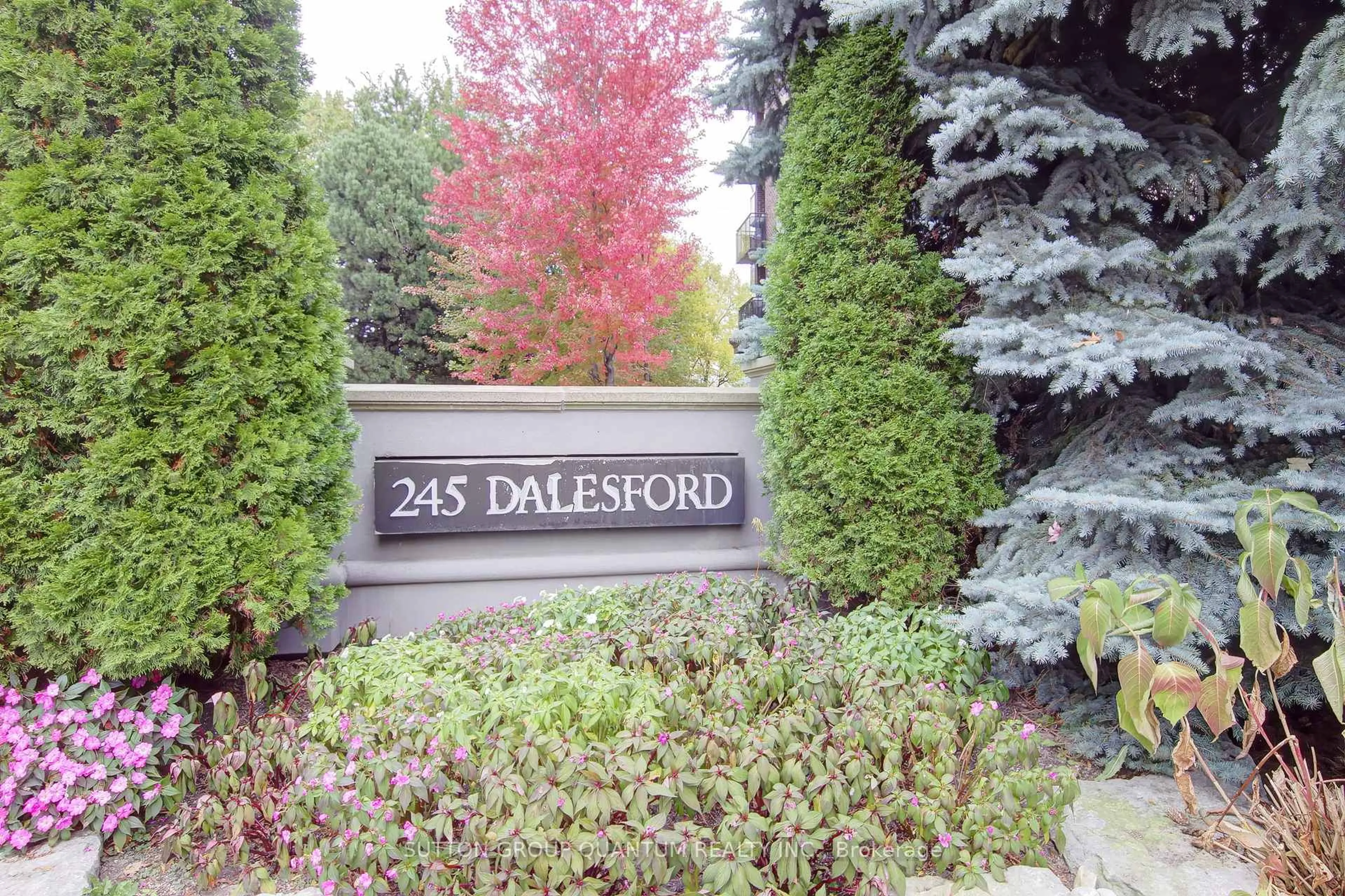 Indoor foyer for 245 Dalesford Rd #A9, Toronto Ontario M8Y 4H7