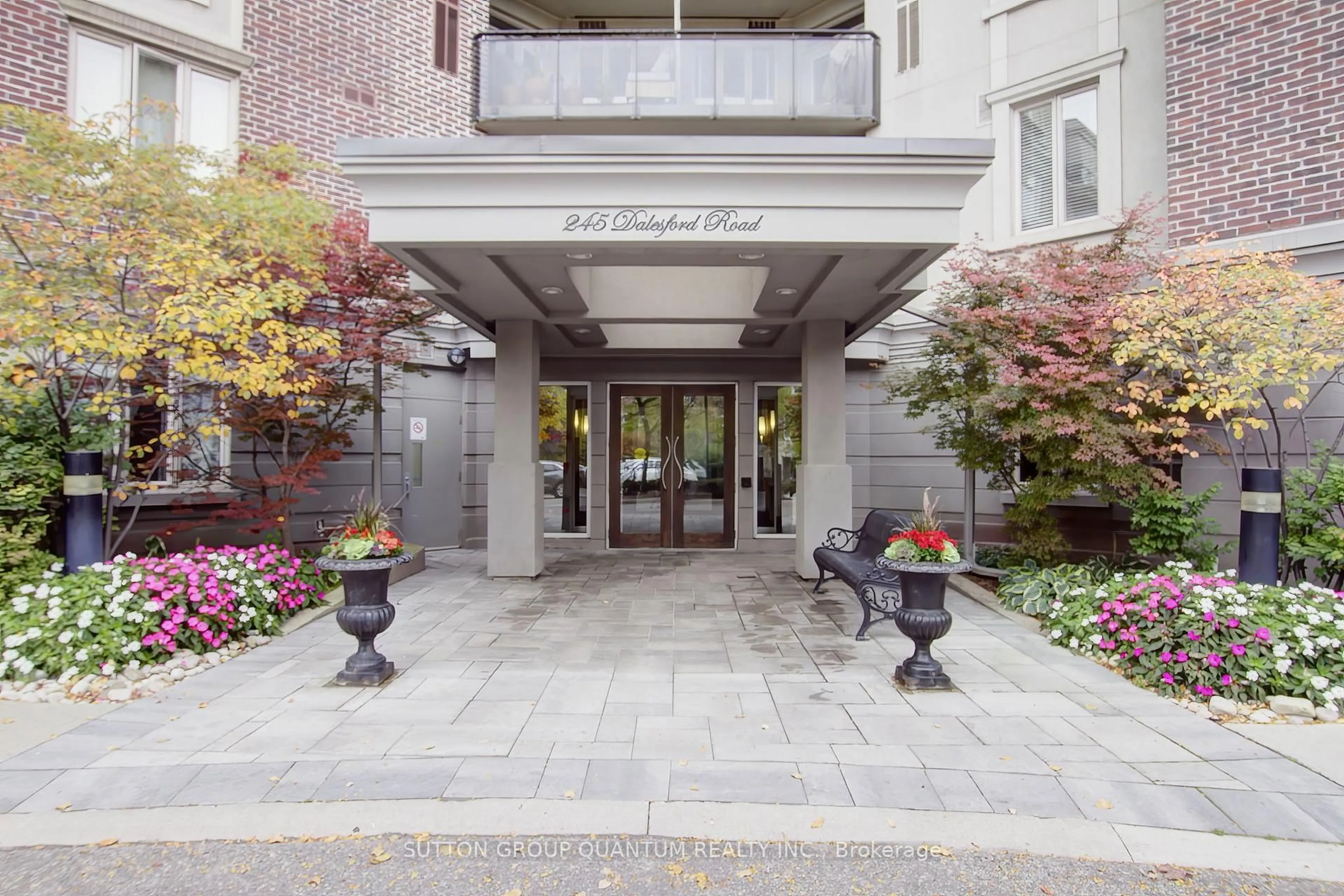 Indoor foyer for 245 Dalesford Rd #A9, Toronto Ontario M8Y 4H7