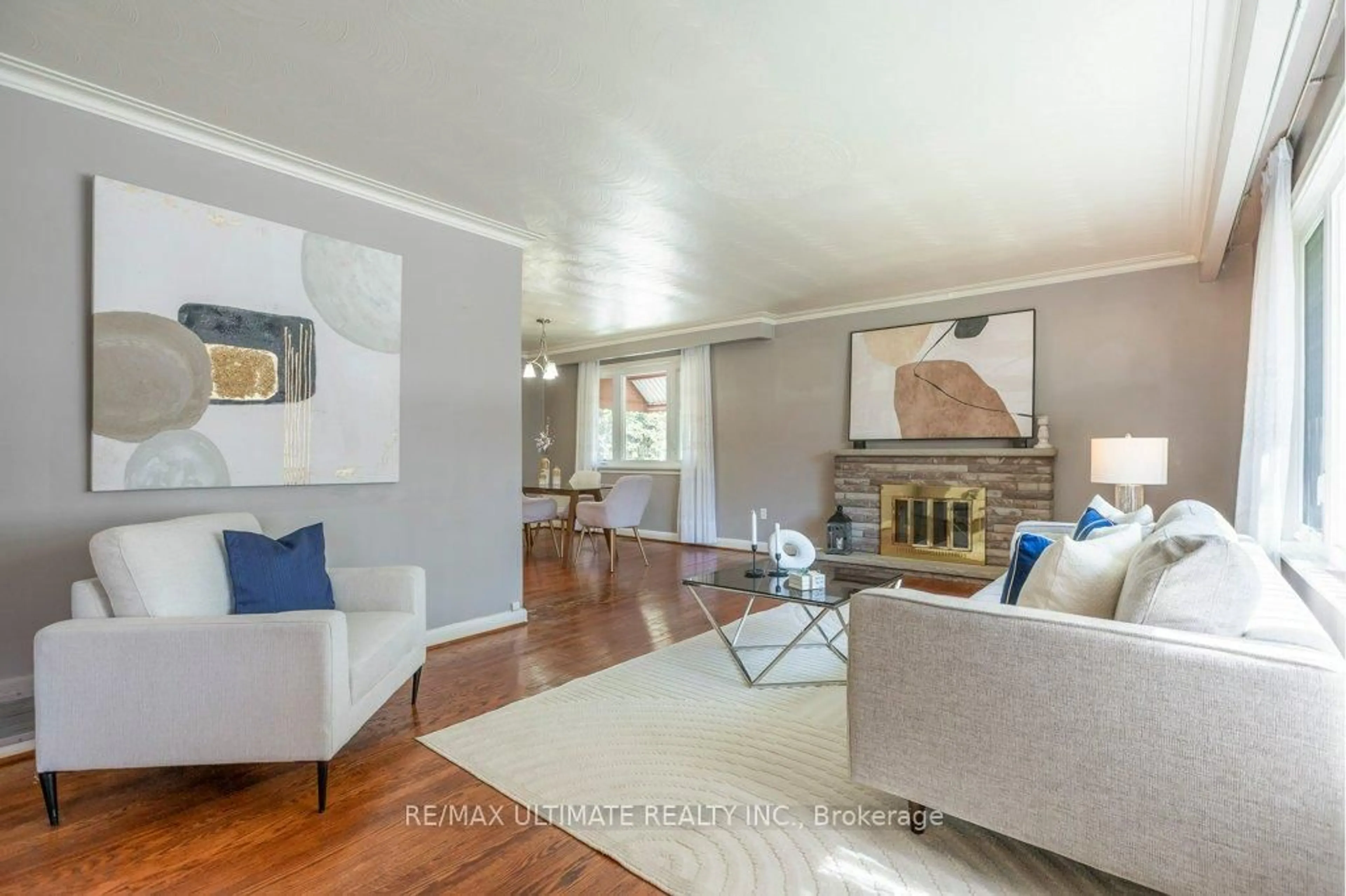 Living room with furniture, unknown for 1 Charleston Rd, Toronto Ontario M9B 4M6