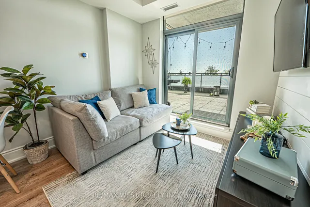 Additional property image - 2522 Keele St Unit 223