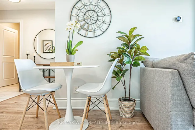 Additional property image - 2522 Keele St Unit 223
