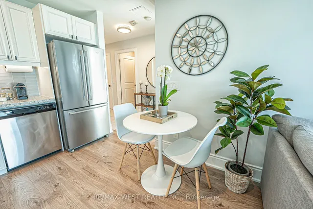 Additional property image - 2522 Keele St Unit 223