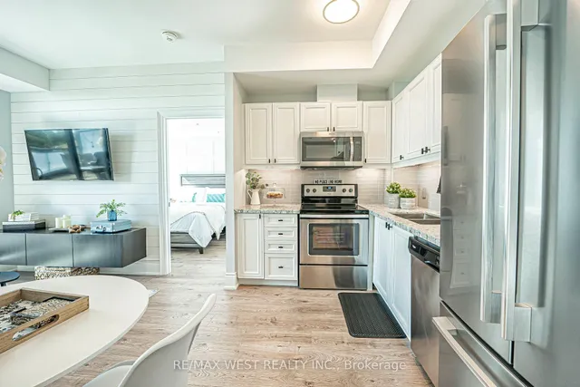Additional property image - 2522 Keele St Unit 223