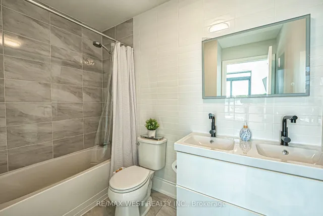 Additional property image - 2522 Keele St Unit 223