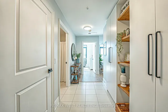 Additional property image - 2522 Keele St Unit 223