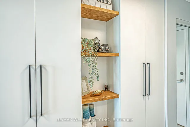 Additional property image - 2522 Keele St Unit 223