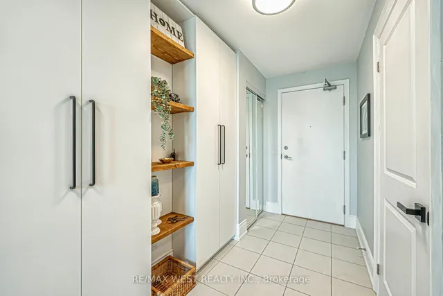 Additional property image - 2522 Keele St Unit 223