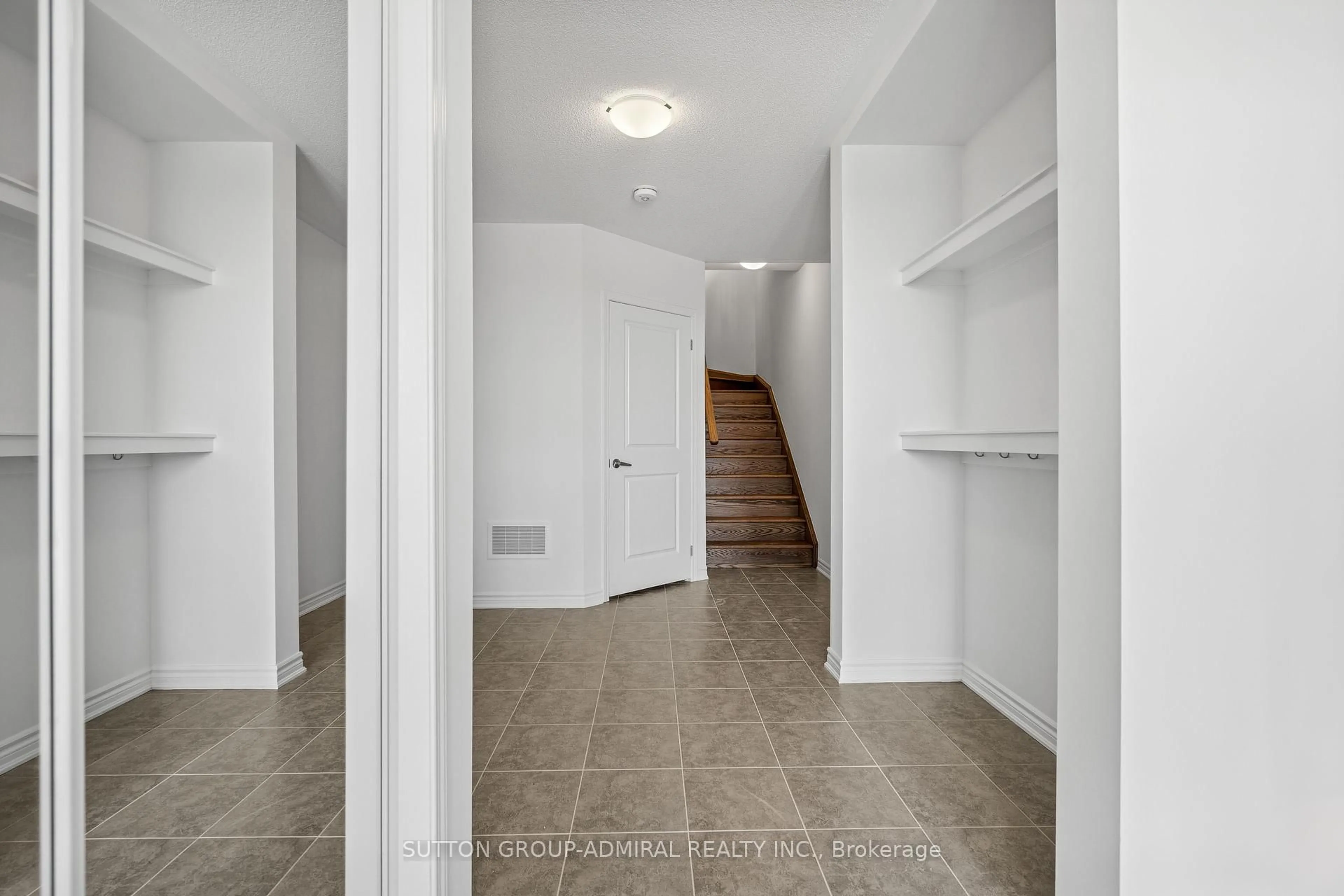Indoor entryway for 48 Elmer Moss Ave, Caledon Ontario L7C 3H1