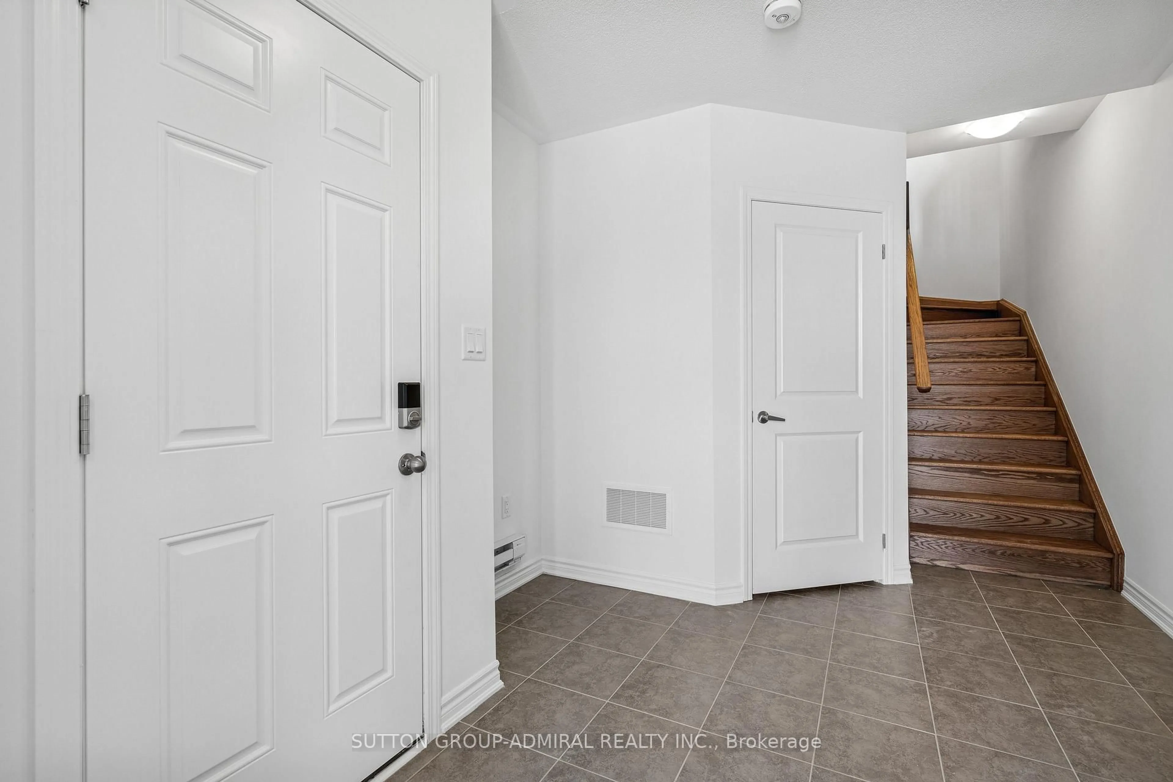Indoor foyer for 48 Elmer Moss Ave, Caledon Ontario L7C 3H1