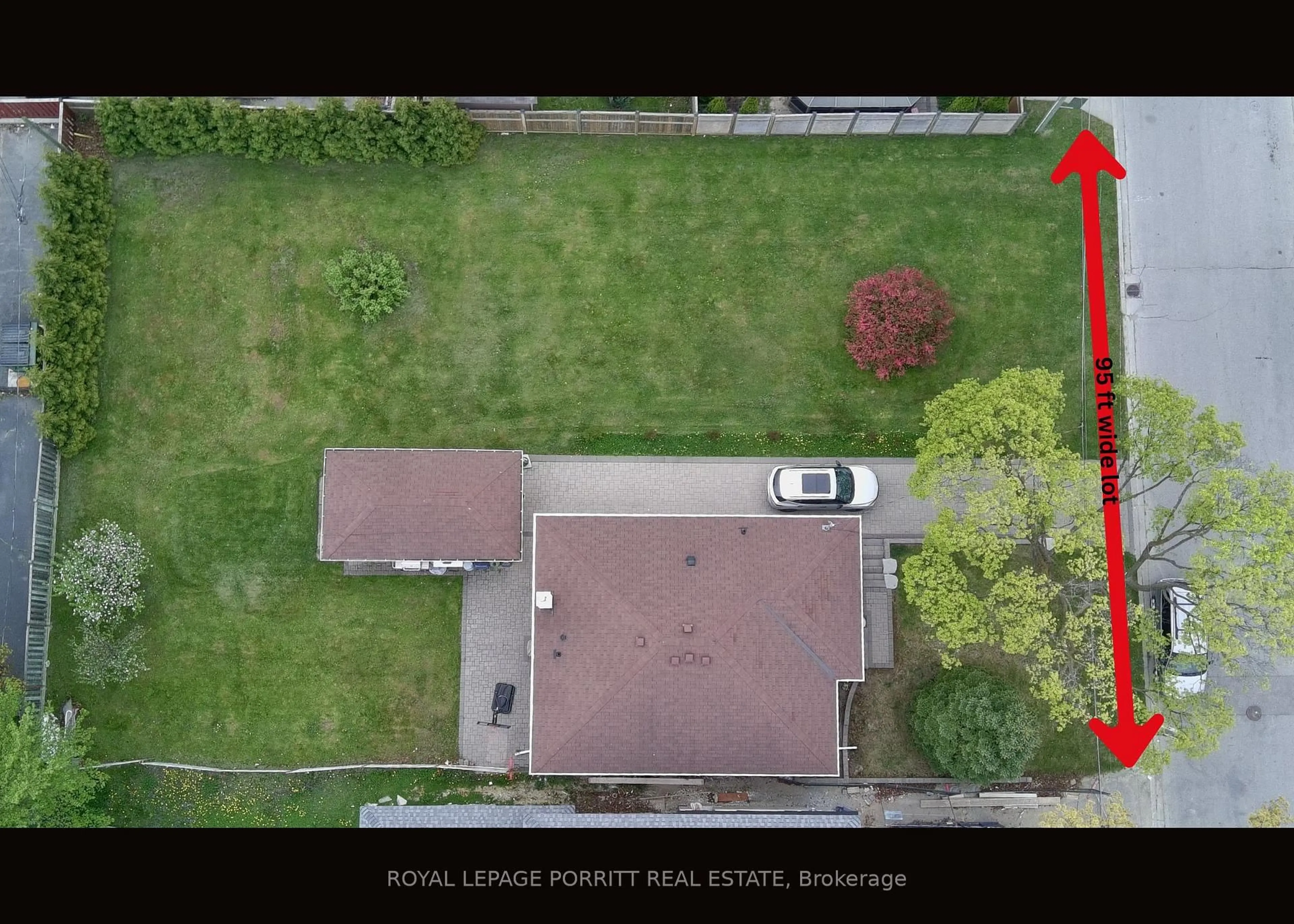 A pic from outside/outdoor area/front of a property/back of a property/a pic from drone, street for 3 Orianna Dr, Toronto Ontario M8W 4M8