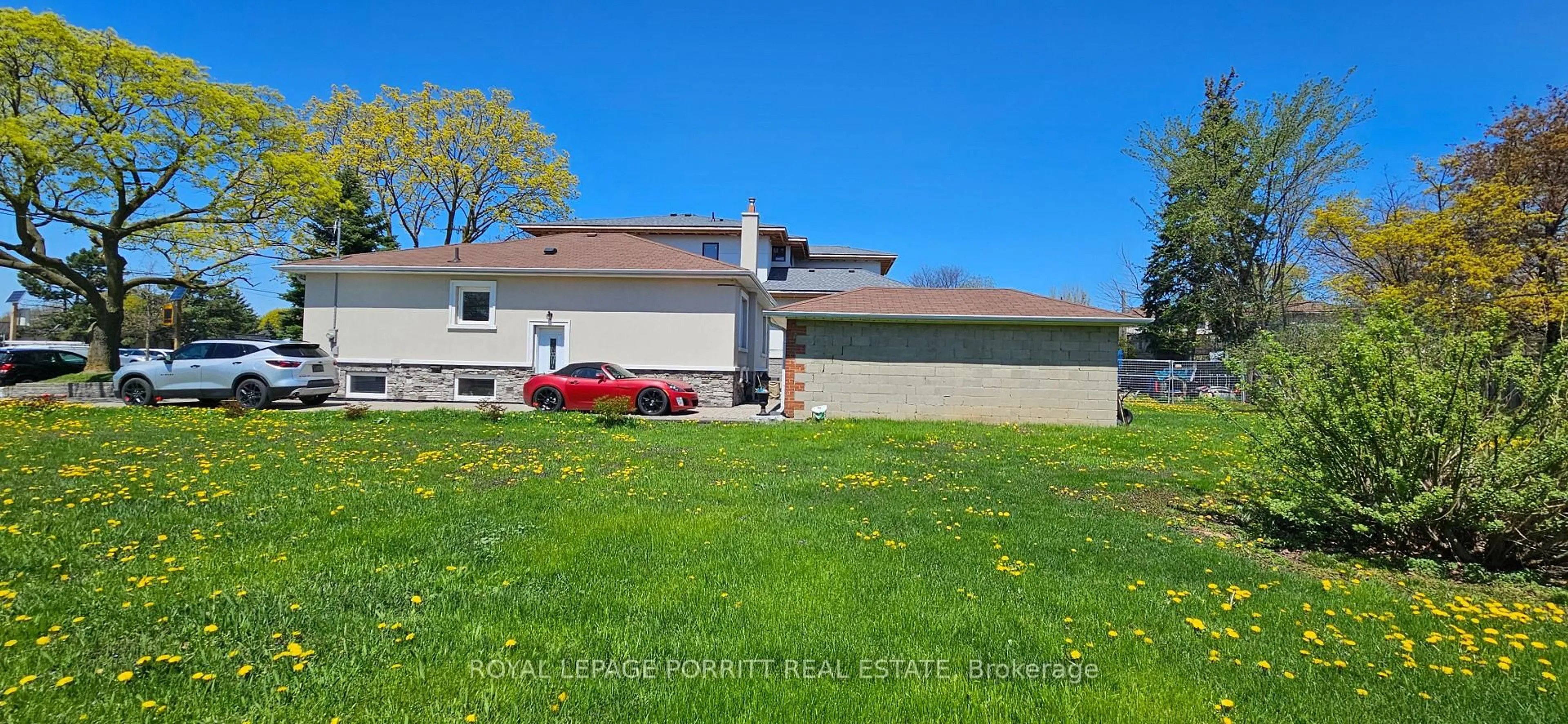 A pic from outside/outdoor area/front of a property/back of a property/a pic from drone, street for 3 Orianna Dr, Toronto Ontario M8W 4M8