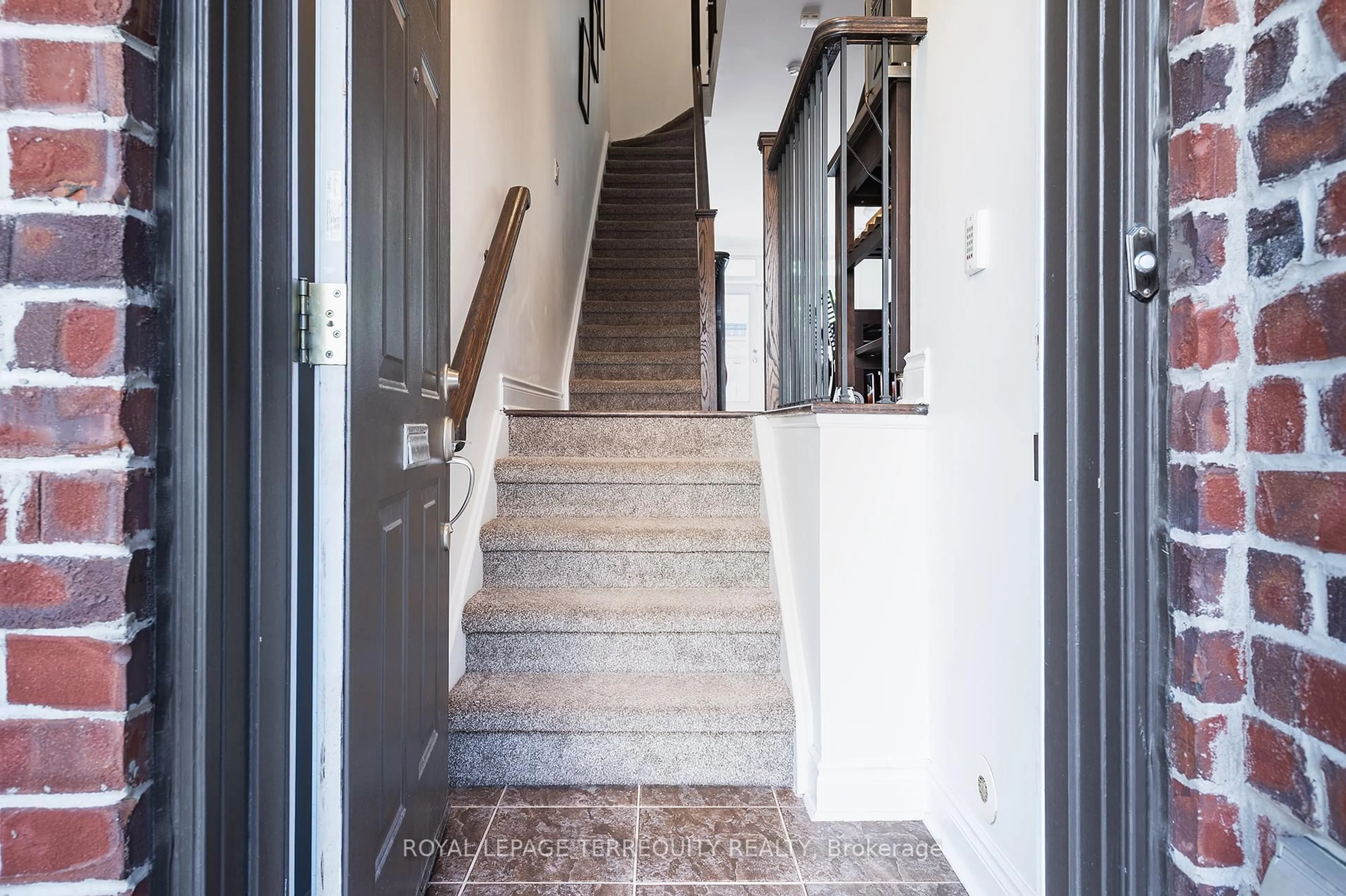 Indoor foyer for 245 Van Dusen Blvd #8, Toronto Ontario M8Z 3J2