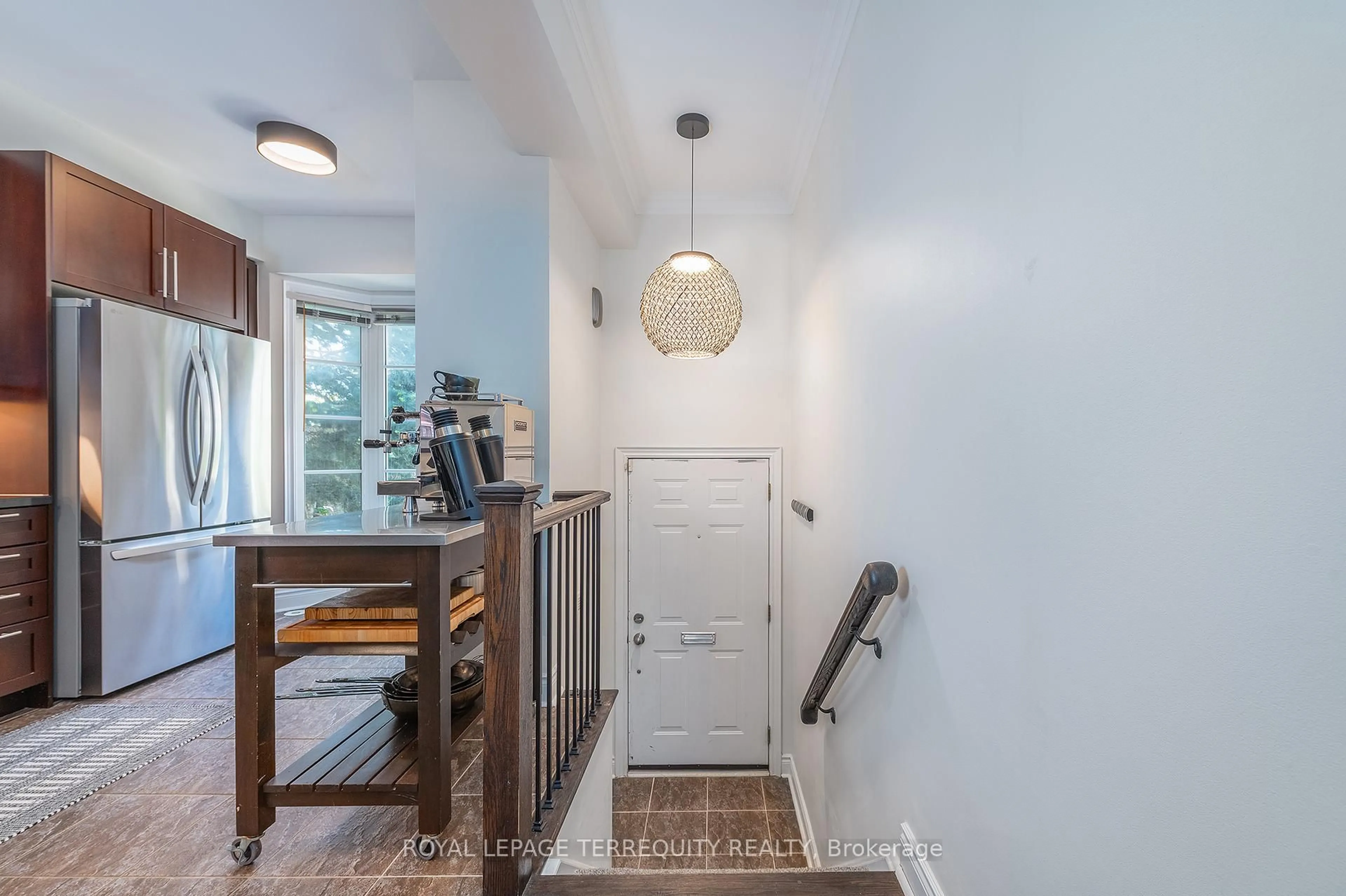 Indoor entryway for 245 Van Dusen Blvd #8, Toronto Ontario M8Z 3J2