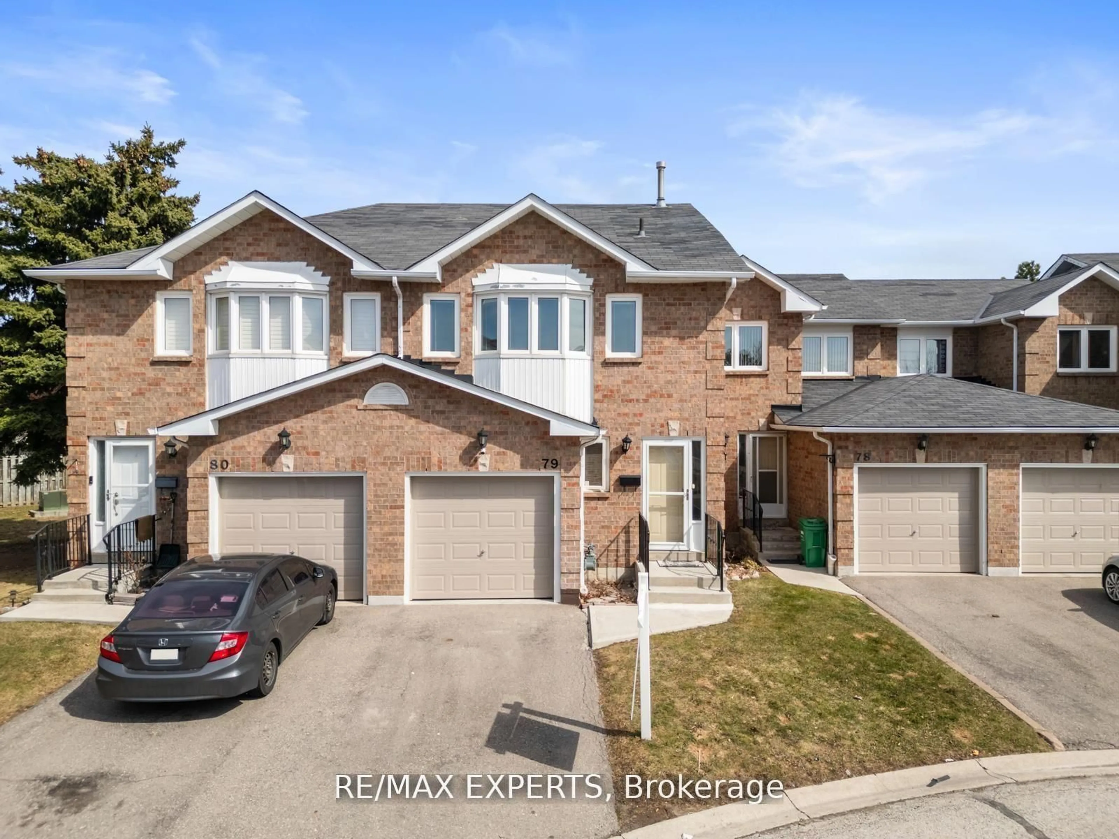 A pic from outside/outdoor area/front of a property/back of a property/a pic from drone, street for 1484 Torrington Dr #79, Mississauga Ontario L5V 1Y2